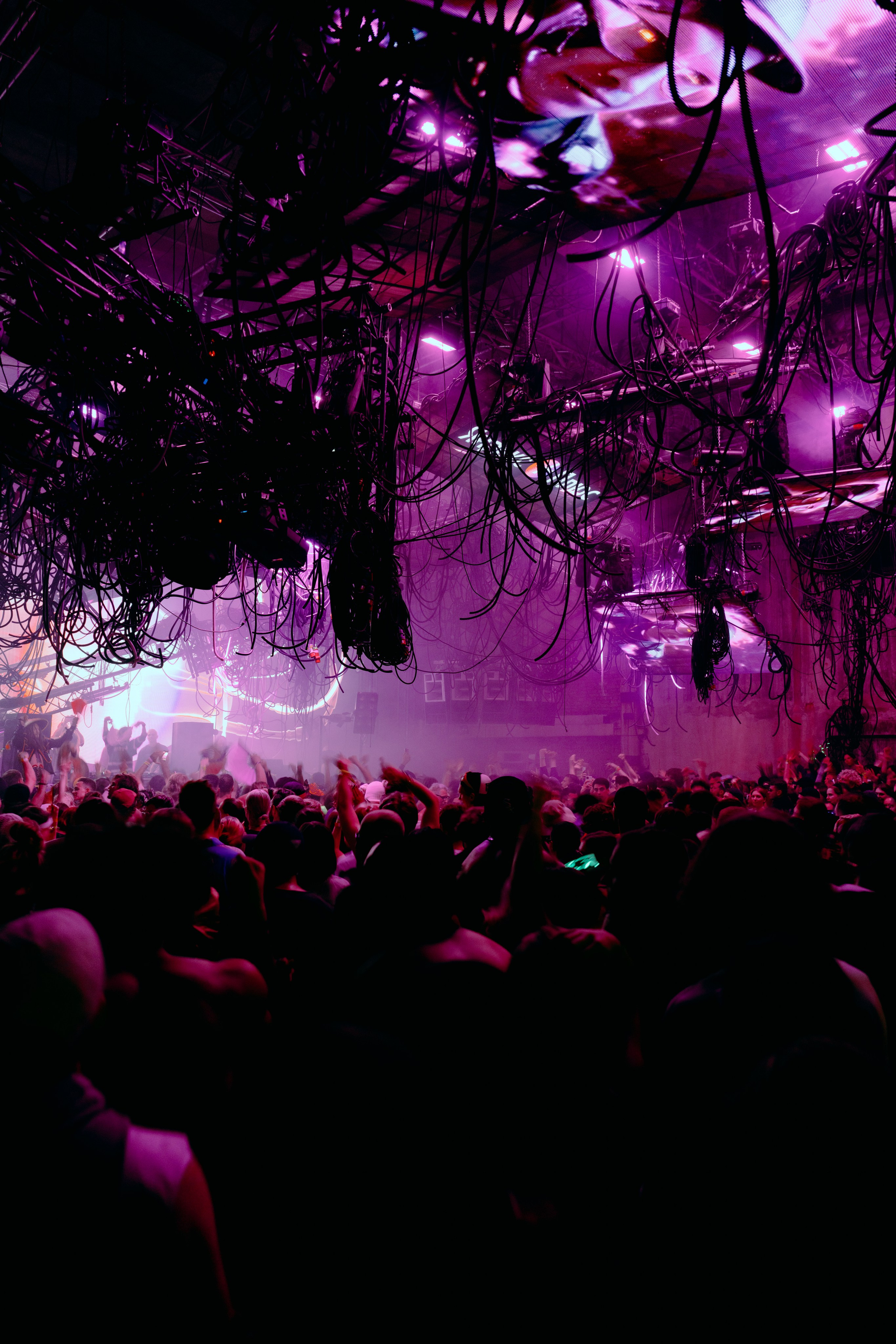 Outline 2024. @tomrus: Рустам Шагиморданов — фотограф