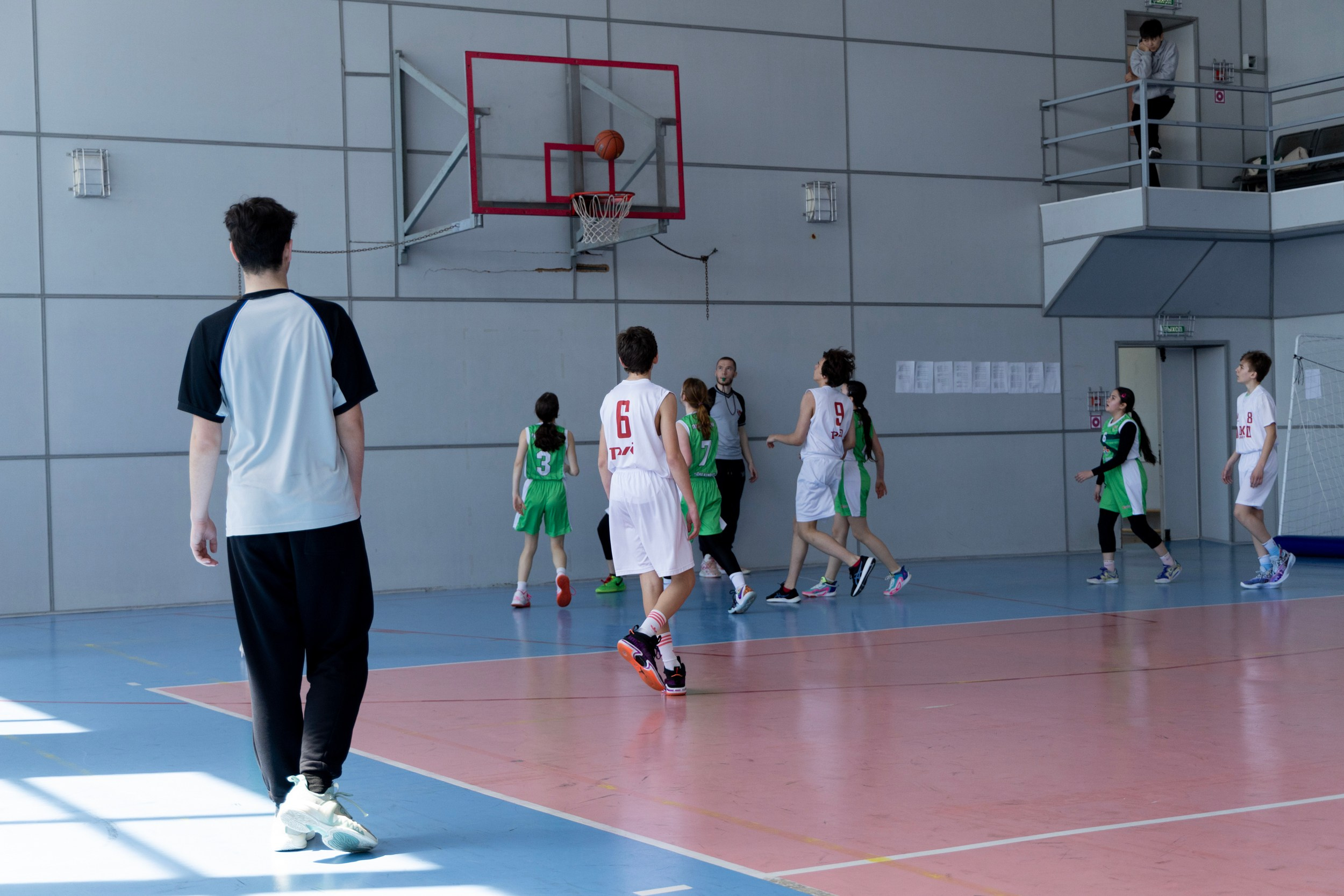 Соревнования по баскетболу среди школьников. Репортажный и портретный фотограф в Владивостоке