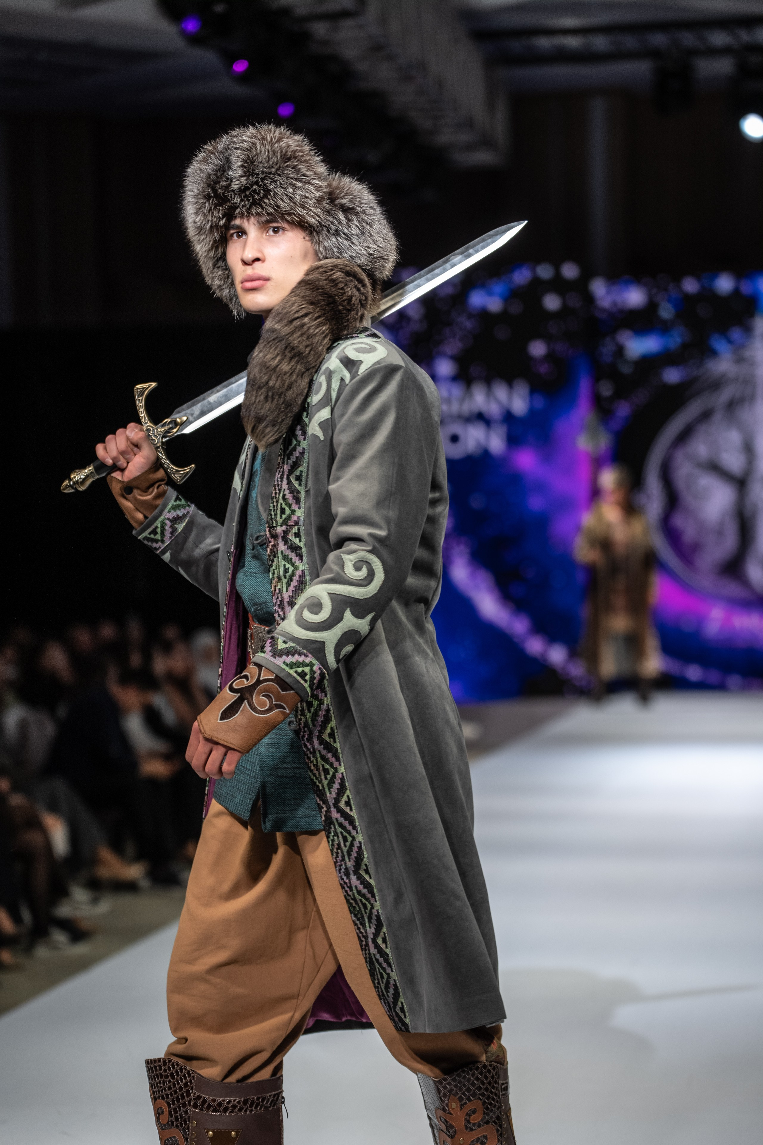EURASIAN FASHION WEEK Lo Zarata. Сайт Алматинского НЮ АРТ, будуар и фэшн фотографа Дениса Карпенко