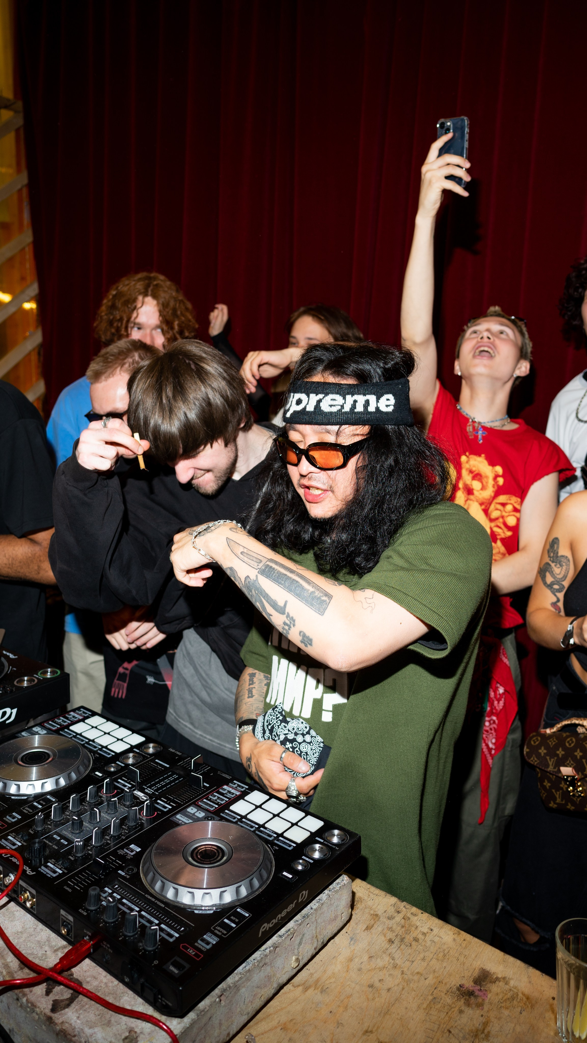 Plast X Vibe Room. Коммерческий и репортажный фотограф в Санкт-Петербурге — Туся Сушка