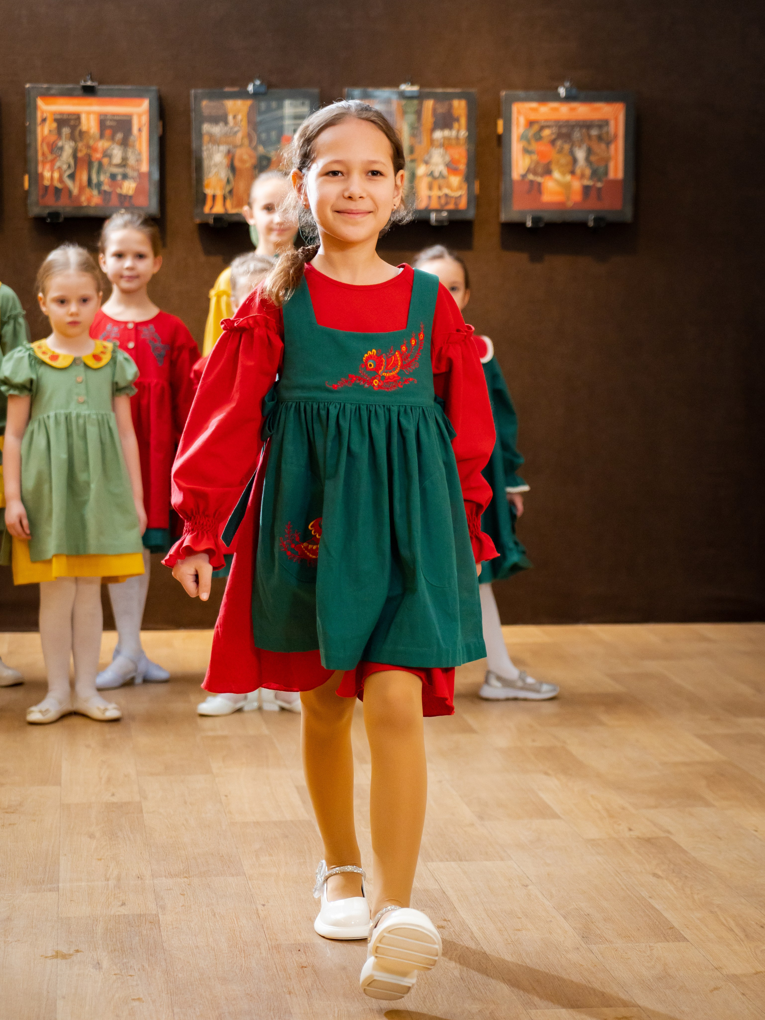 Показ одежды в рамках выставки «105. Лучшее». Фотограф Москва