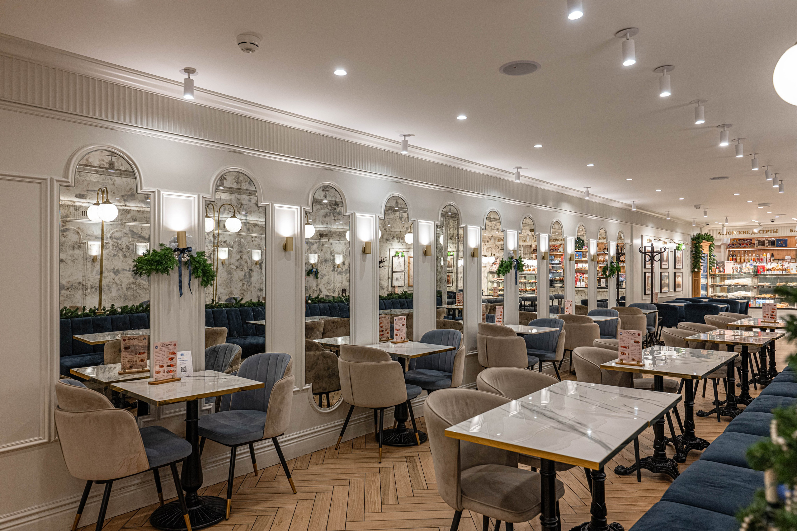 Фотосъемка освещения Maytoni в кафе Север. Интерьерный и репортажный фотограф в Санкт-Петербурге