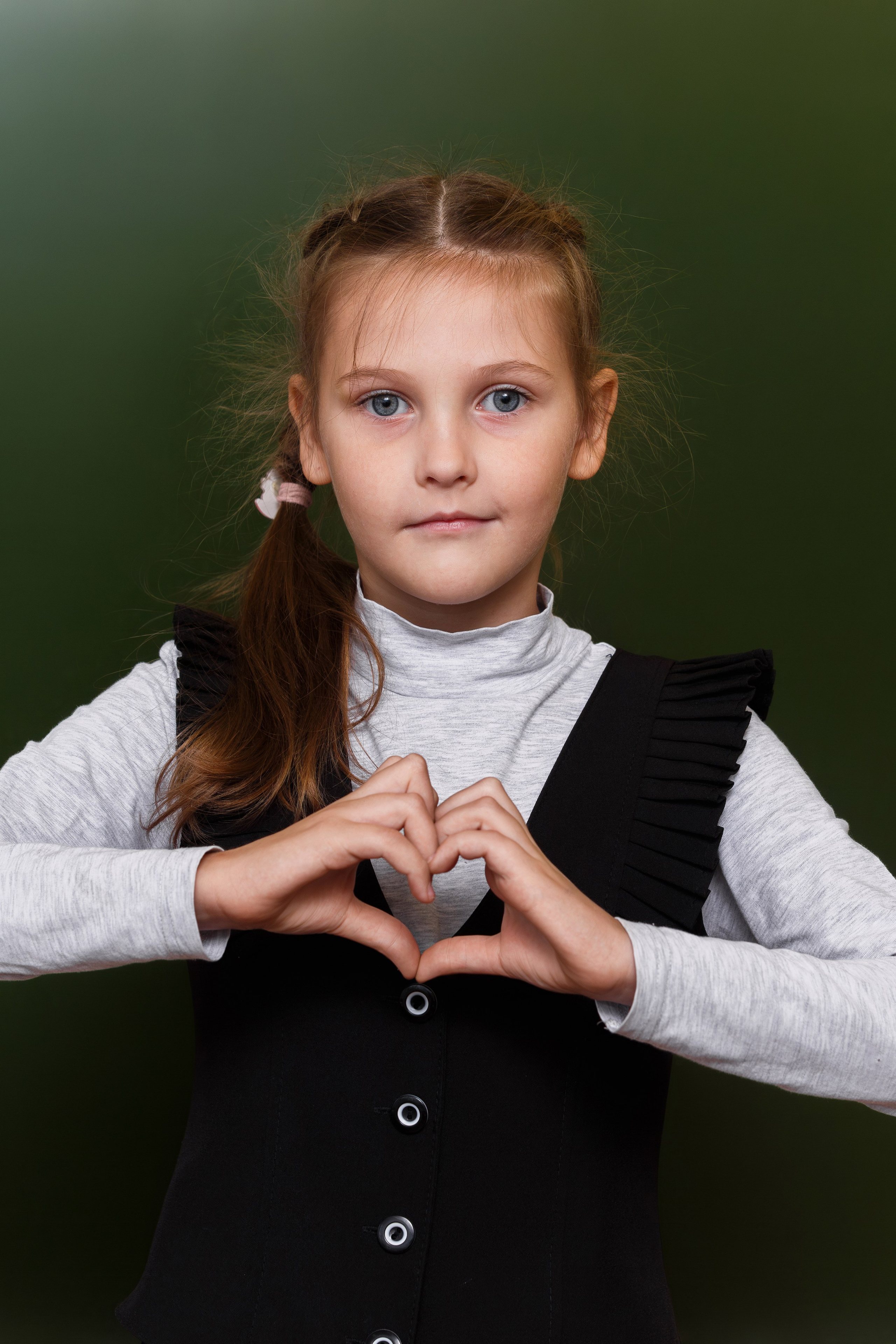 СЪЕМКА ПОРТРЕТОВ ПЕРВОКЛАССНИКОВ В КЛАССЕ. ТВОЙ АЛЬБОМ / ТВОИ ПРАВИЛА