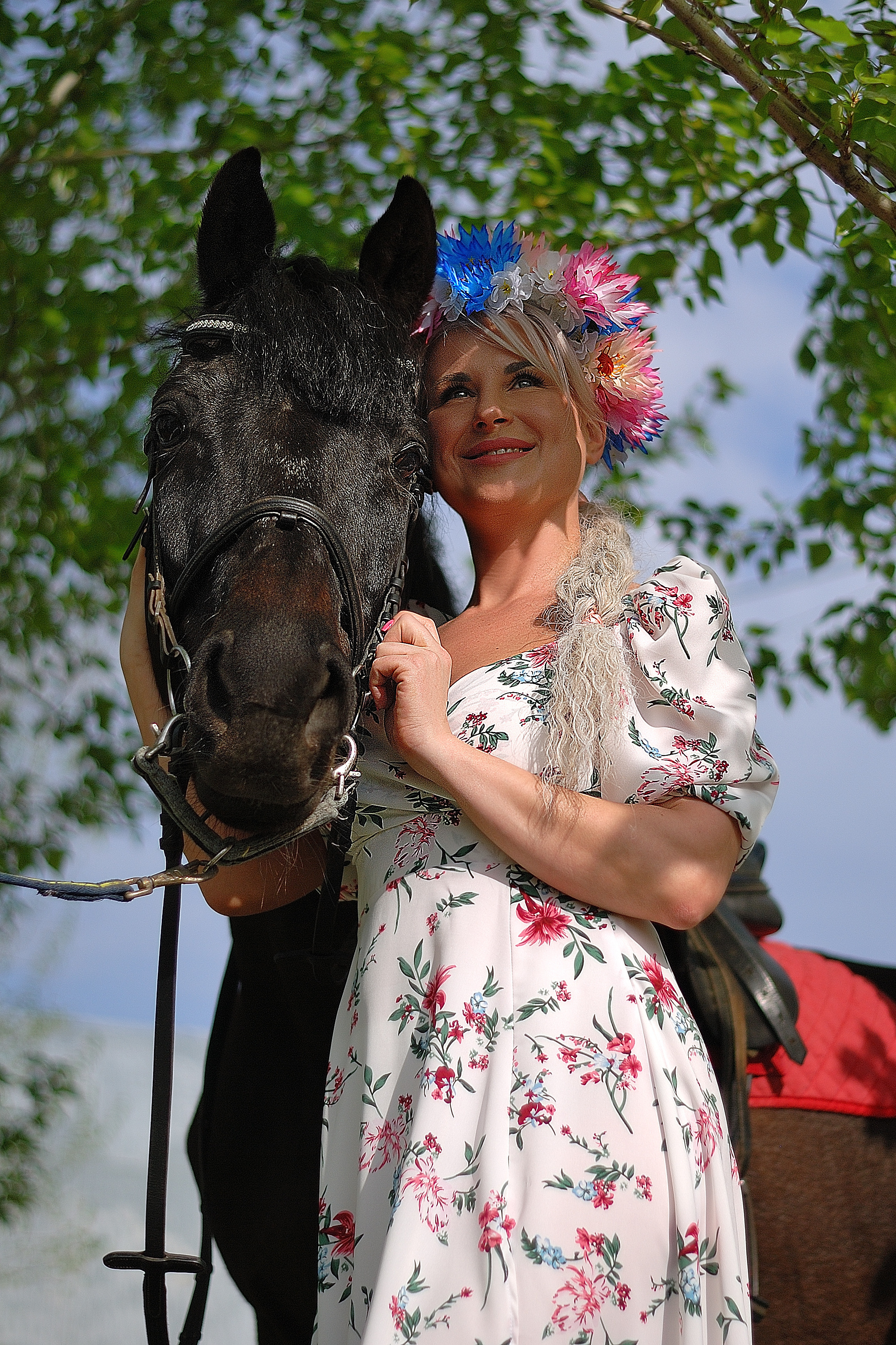 Фотосессии на лошадях. Фотопроекты арт-студии «Мастер и Маргарита». Свадебные фотосессии, Love story, фотосессии в студии, фотопрогулки. Макияж и укладка. Услуги стилиста и имиджмэйкера. Прокат нарядов для фотосессий.