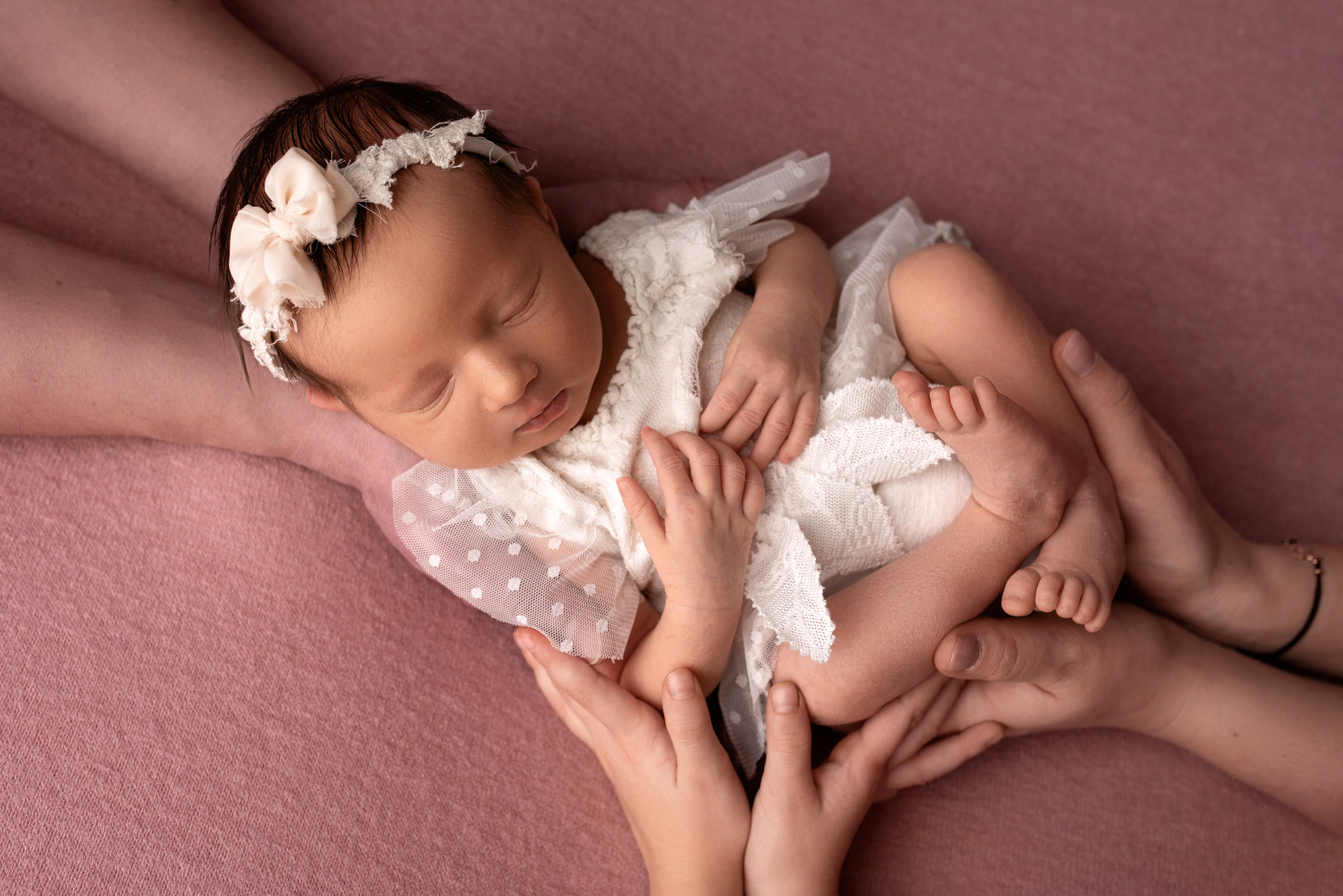 Новорождённые девочки. Детский фотограф новорождённых в Минске Боровик Екатерина