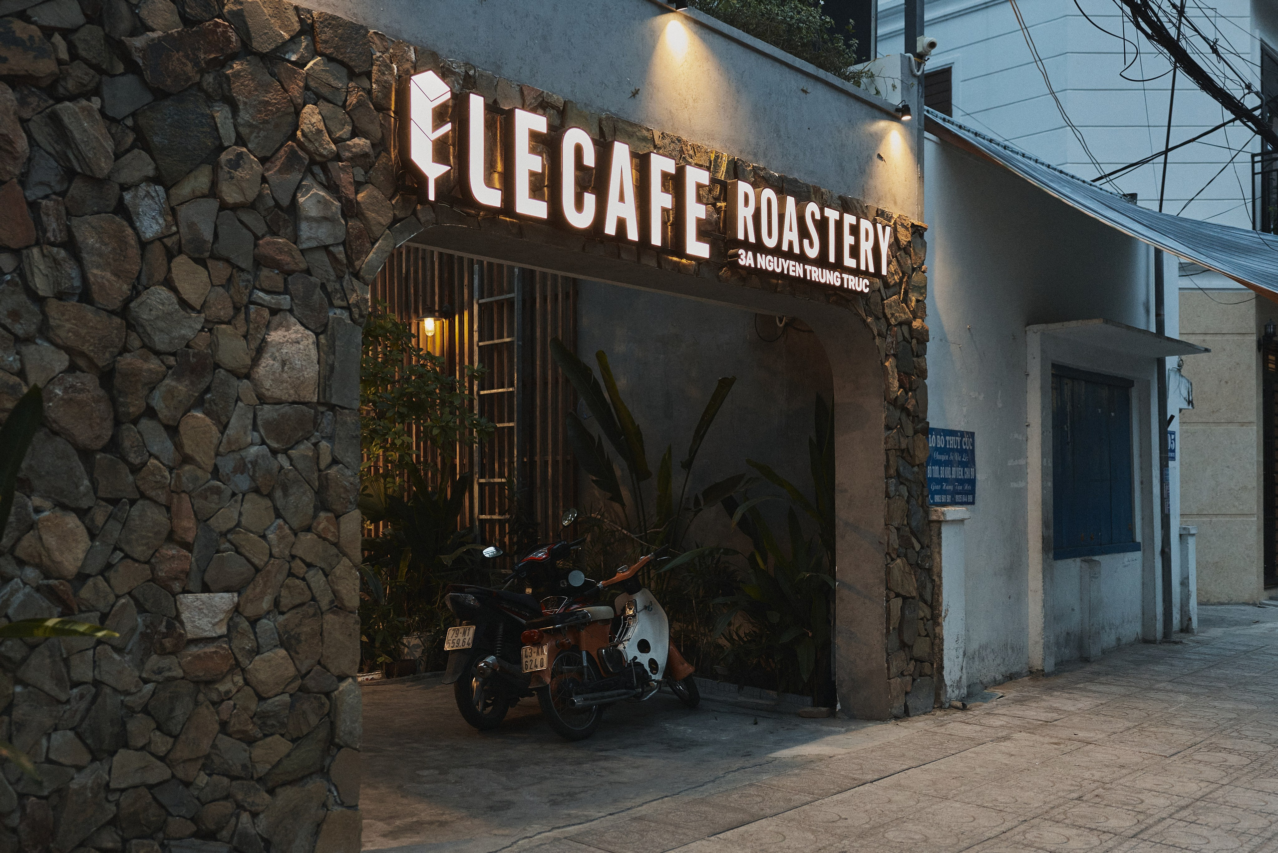 LeCafe Roastery. KIMEDIA
