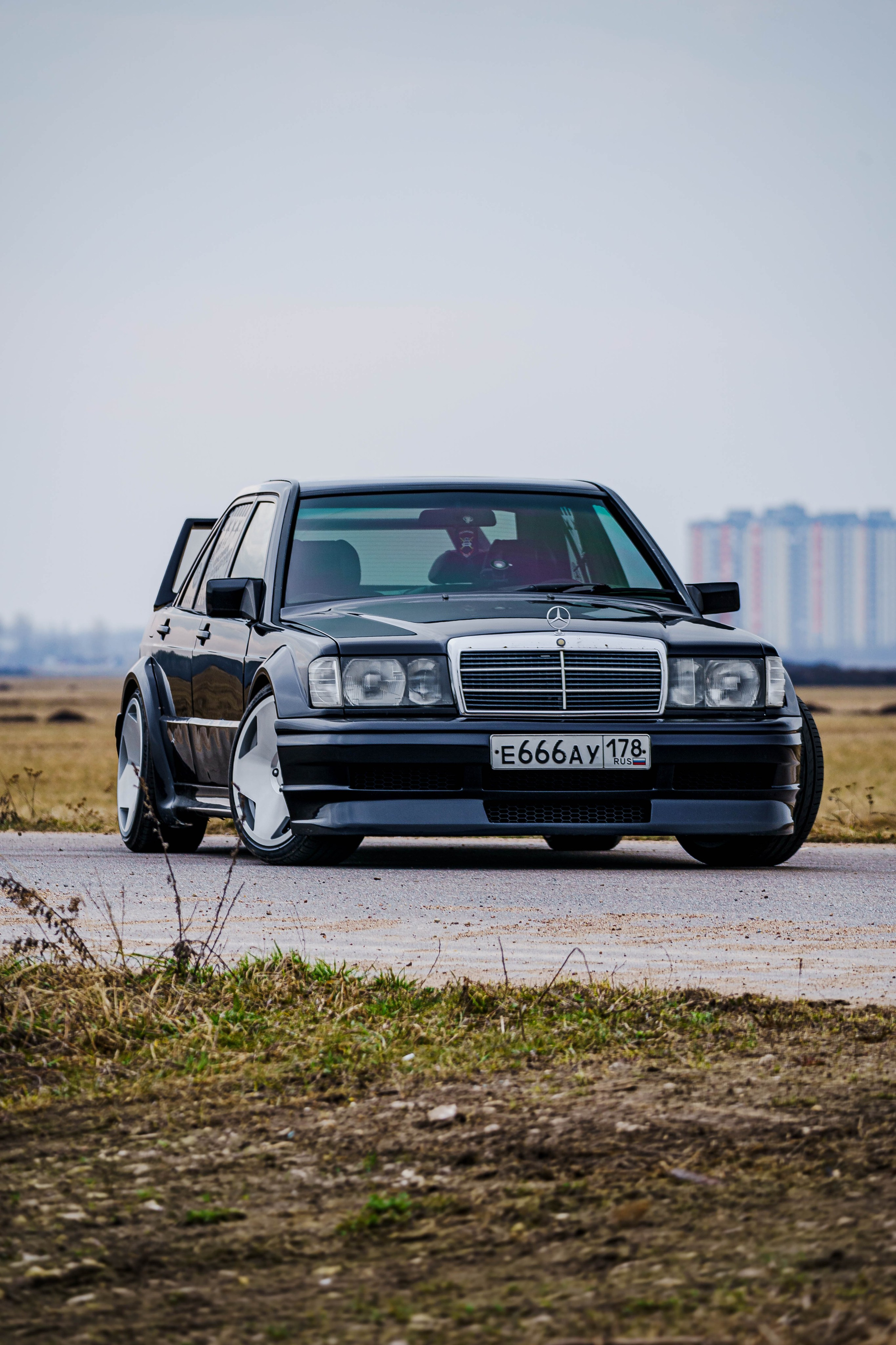 Mercedes 190e. Александр СМИ