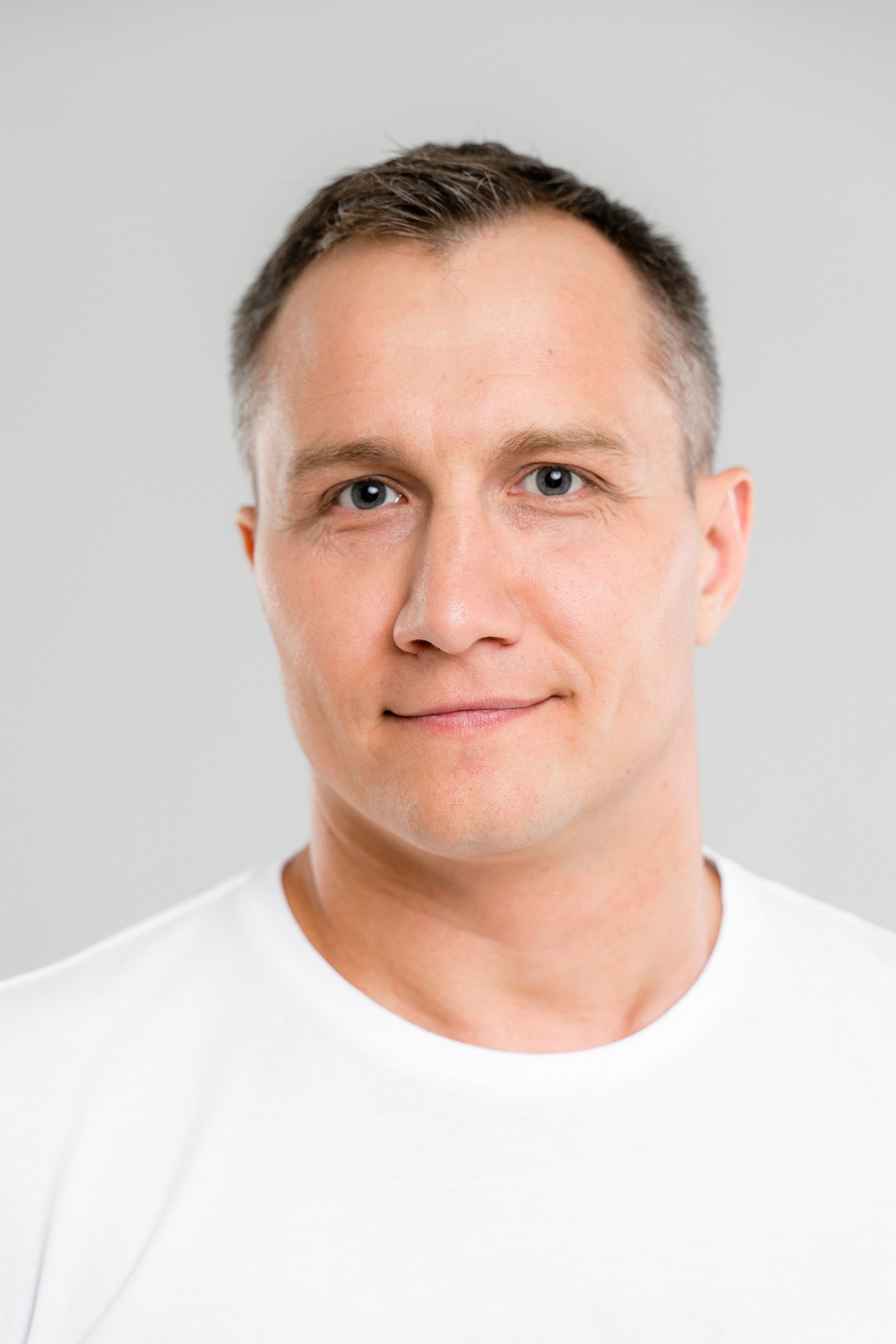 Корпоративные портреты (белый и черный фон). Репортажный и свадебный фотограф в Москве