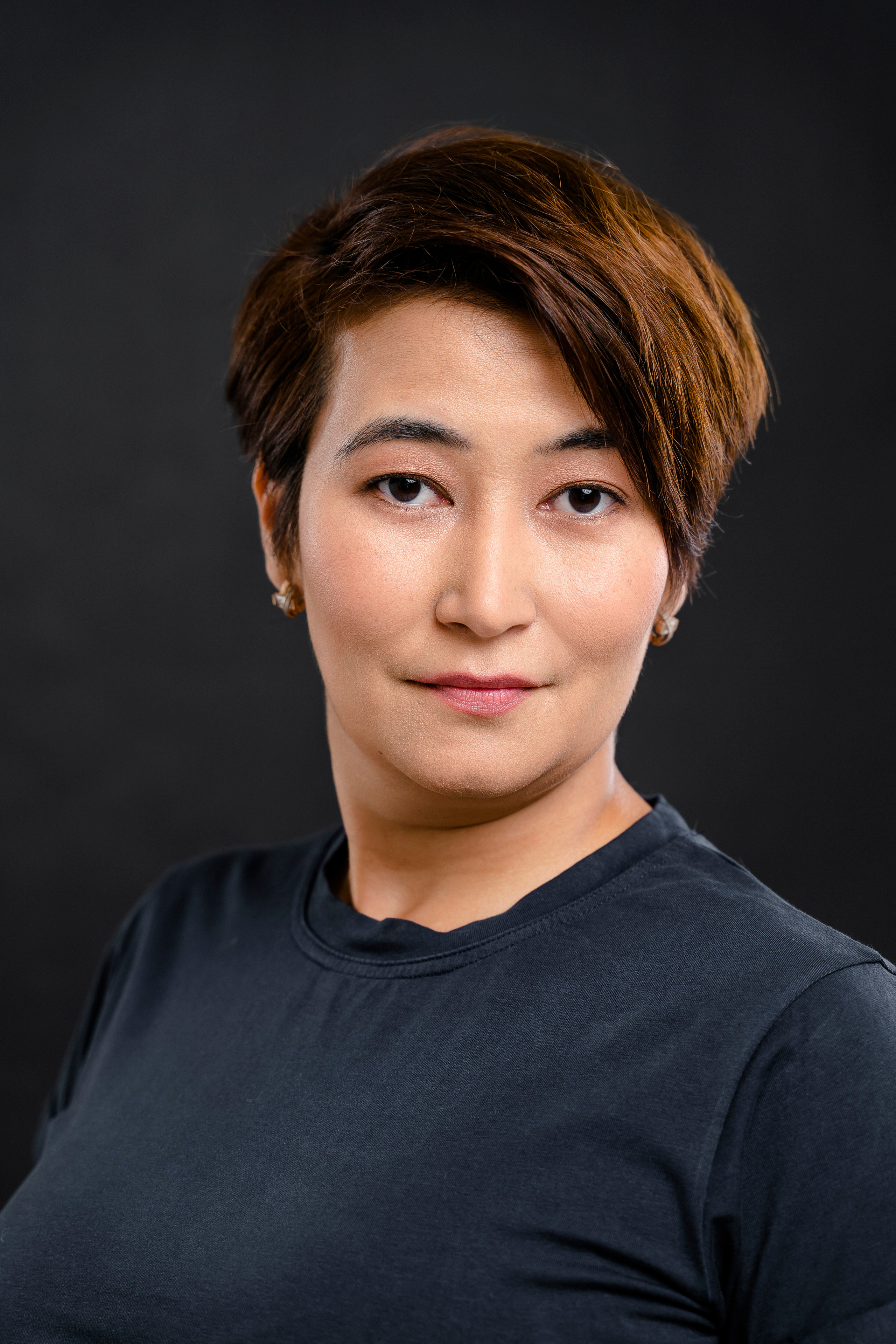 Корпоративные портреты (белый и черный фон). Репортажный и свадебный фотограф в Москве