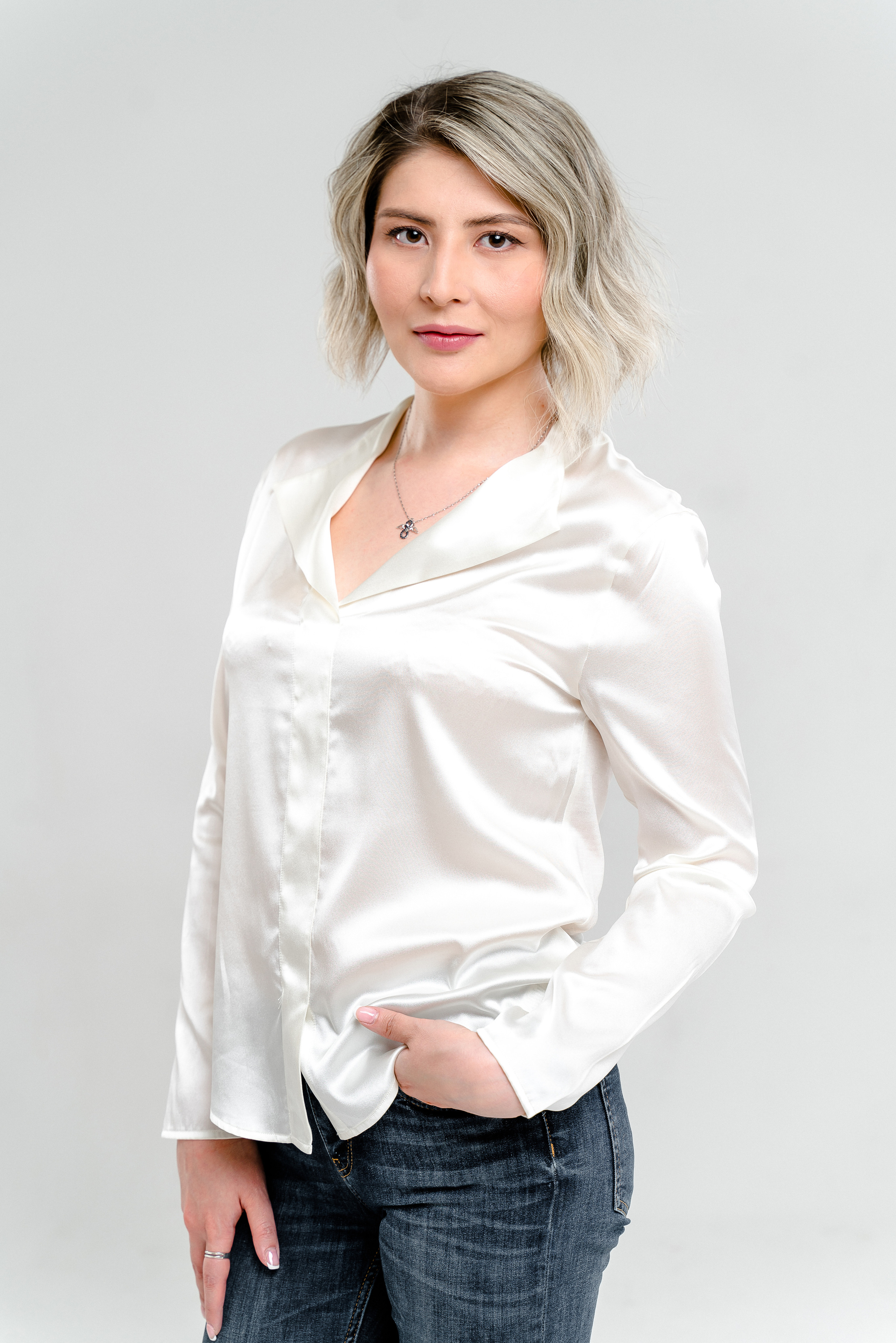 Корпоративные портреты (белый и черный фон). Репортажный и свадебный фотограф в Москве