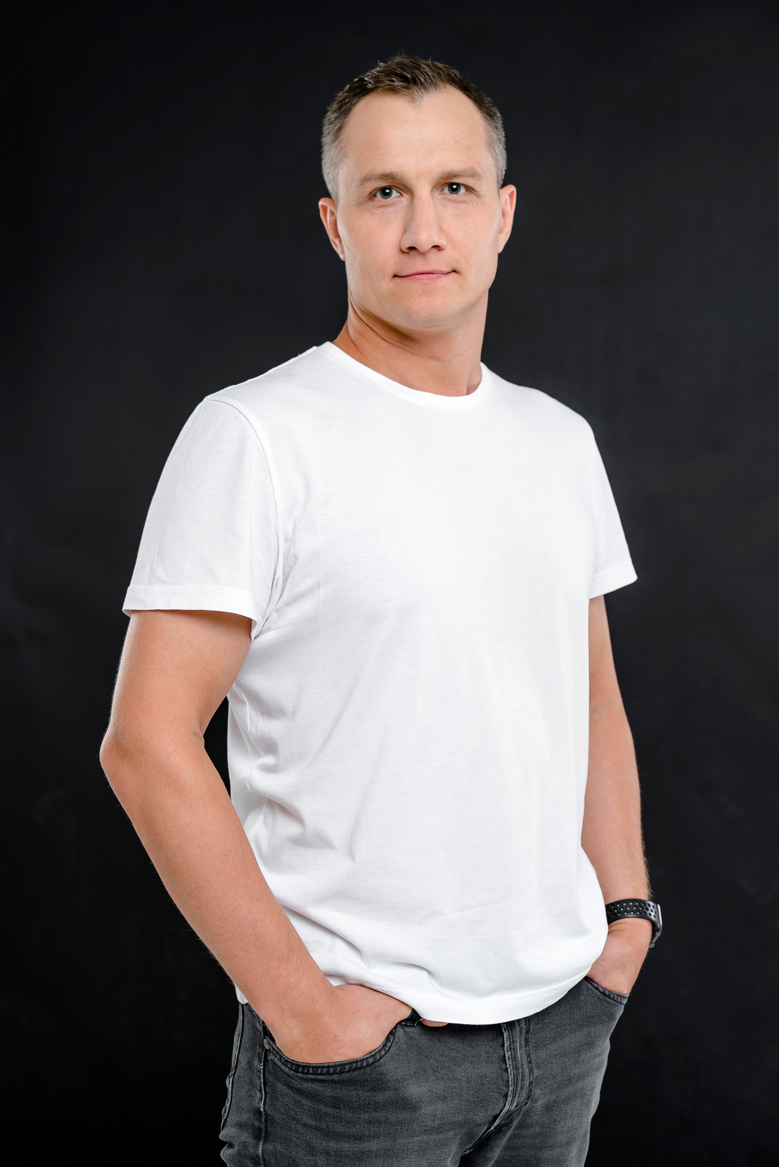 Корпоративные портреты (белый и черный фон). Репортажный и свадебный фотограф в Москве