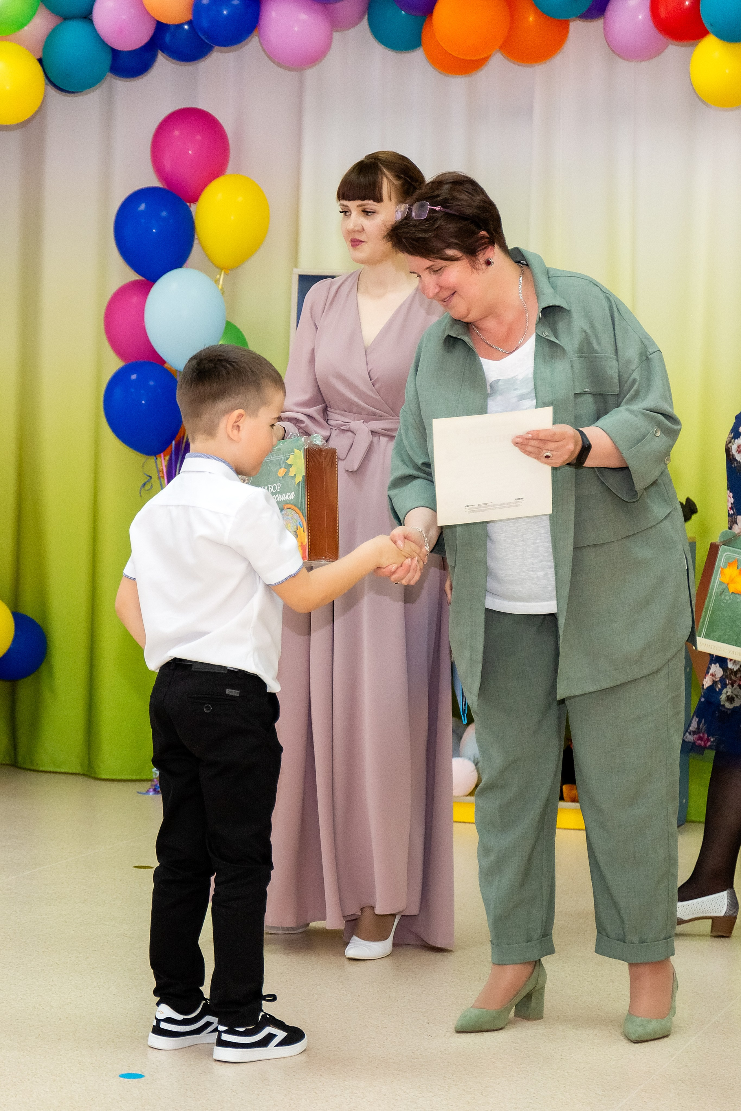 Выпускной. Детский сад «Тигрёнок». Стильный выпускной альбом Владивосток фотограф Вероника Мигачева