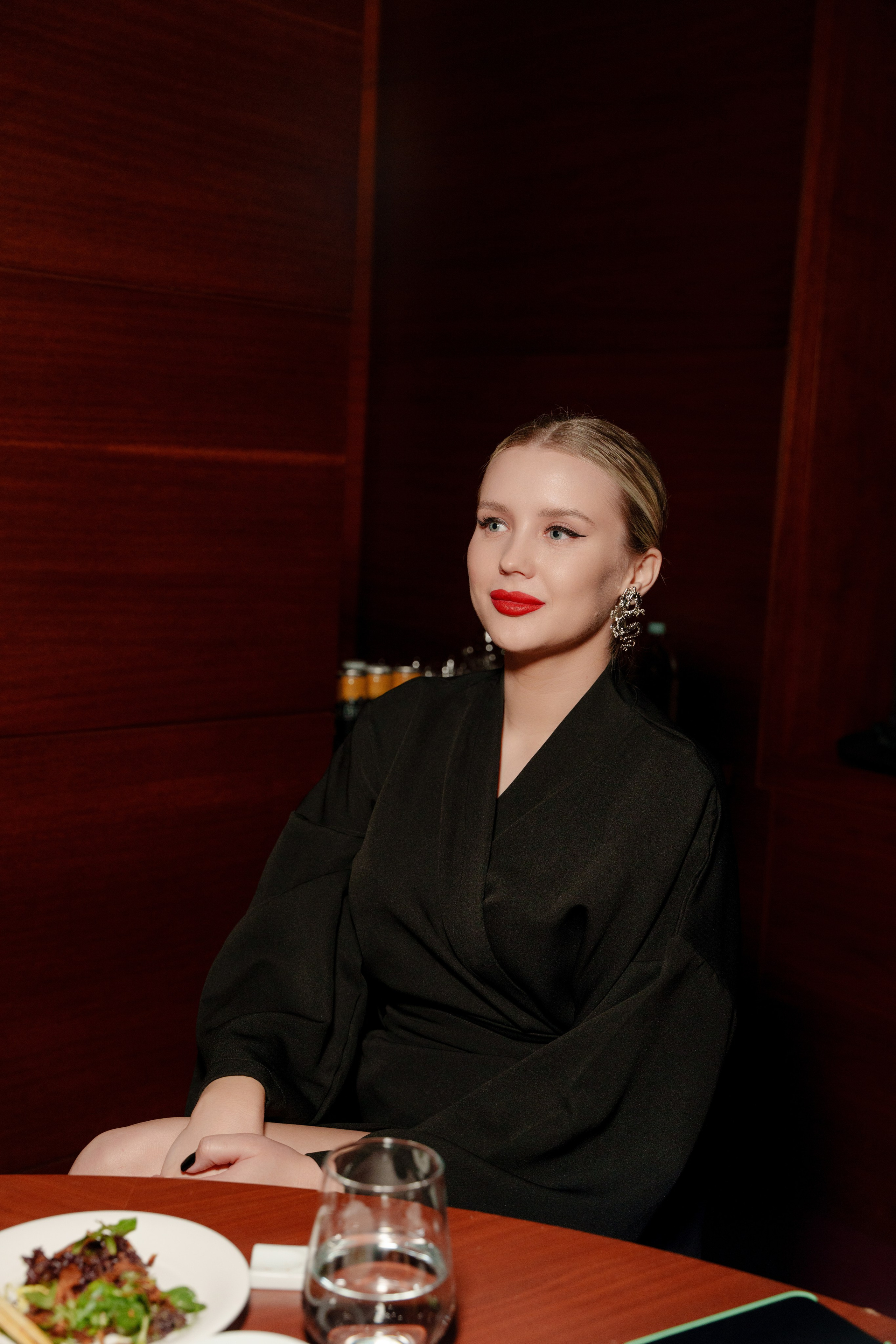 Репортажный фотограф на день рождения в ресторане KAI. Репортажный фотограф Москва Сергей Дружинин