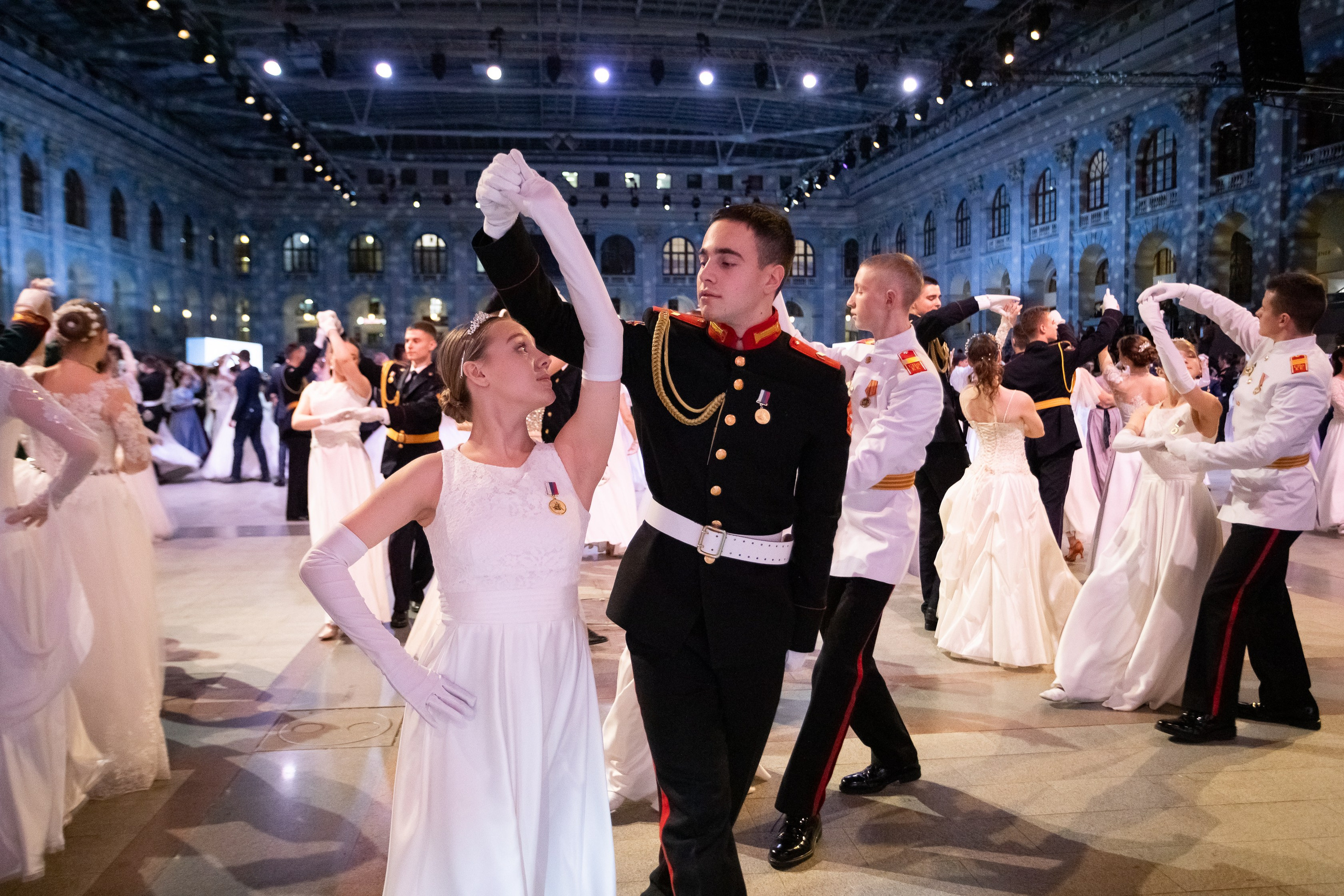 Кадетский бал. VICTOR SAPOZHNIKOV