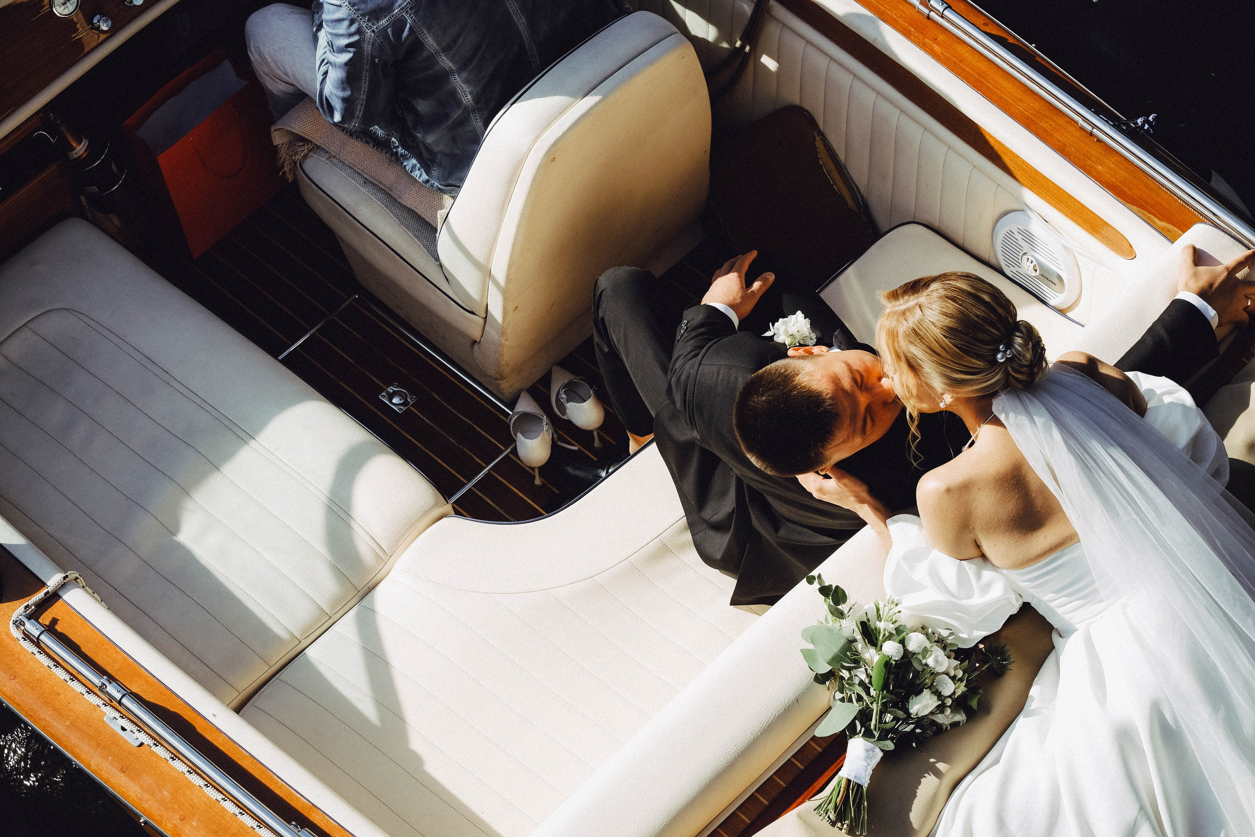 СВАДЕБГНАЯ ПРОГУЛКА ПО КАНАЛ САНКТ-ПЕТЕРБУРГА НА КАТЕРЕ. Профессиональный фотограф, Санкт-Петербург — Виктория Богомолова