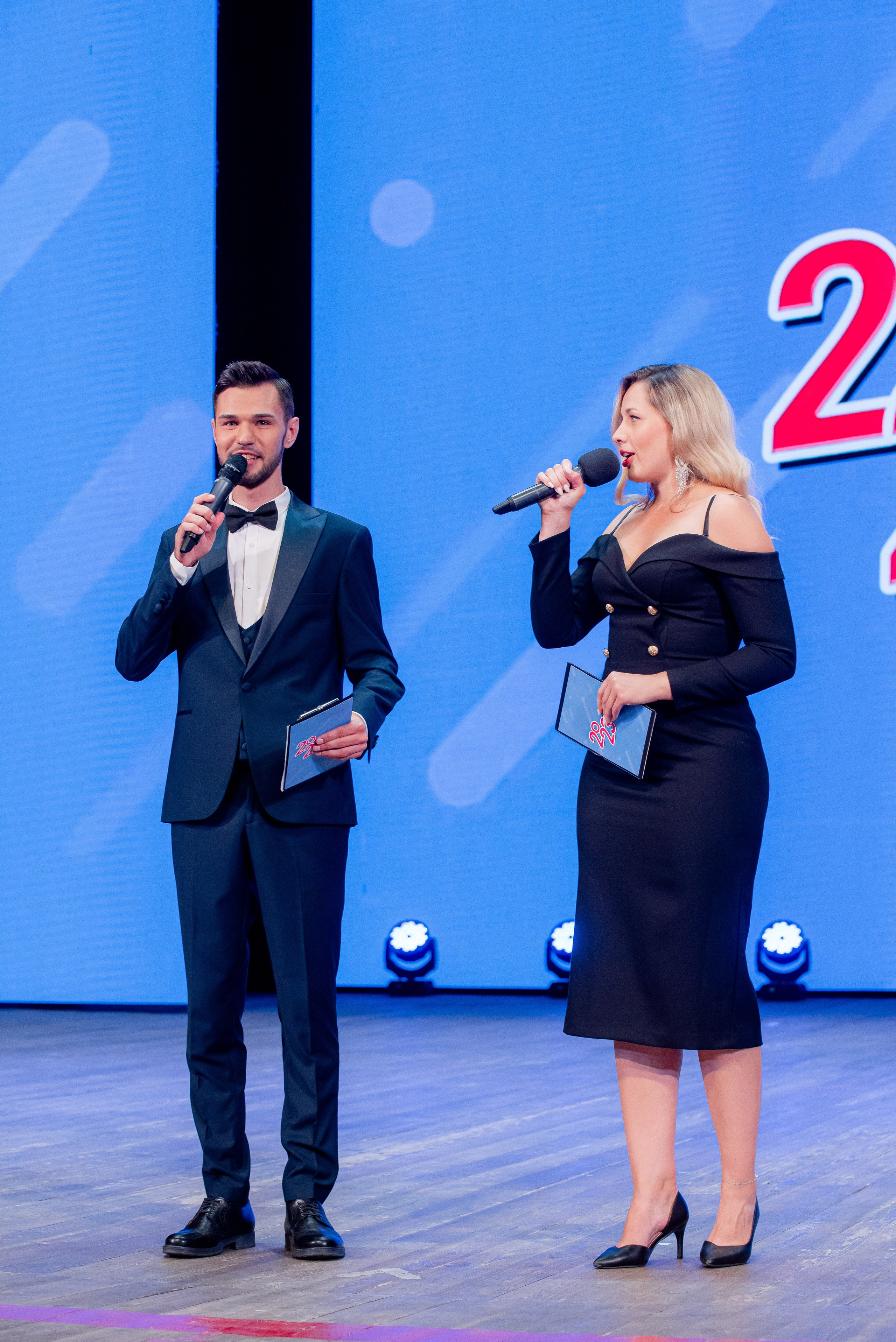 30 Школа. Вручение и Банкет. ДК Юбилейный и Банхоф. Фотограф в Волгограде и Волжском Александр Горбань