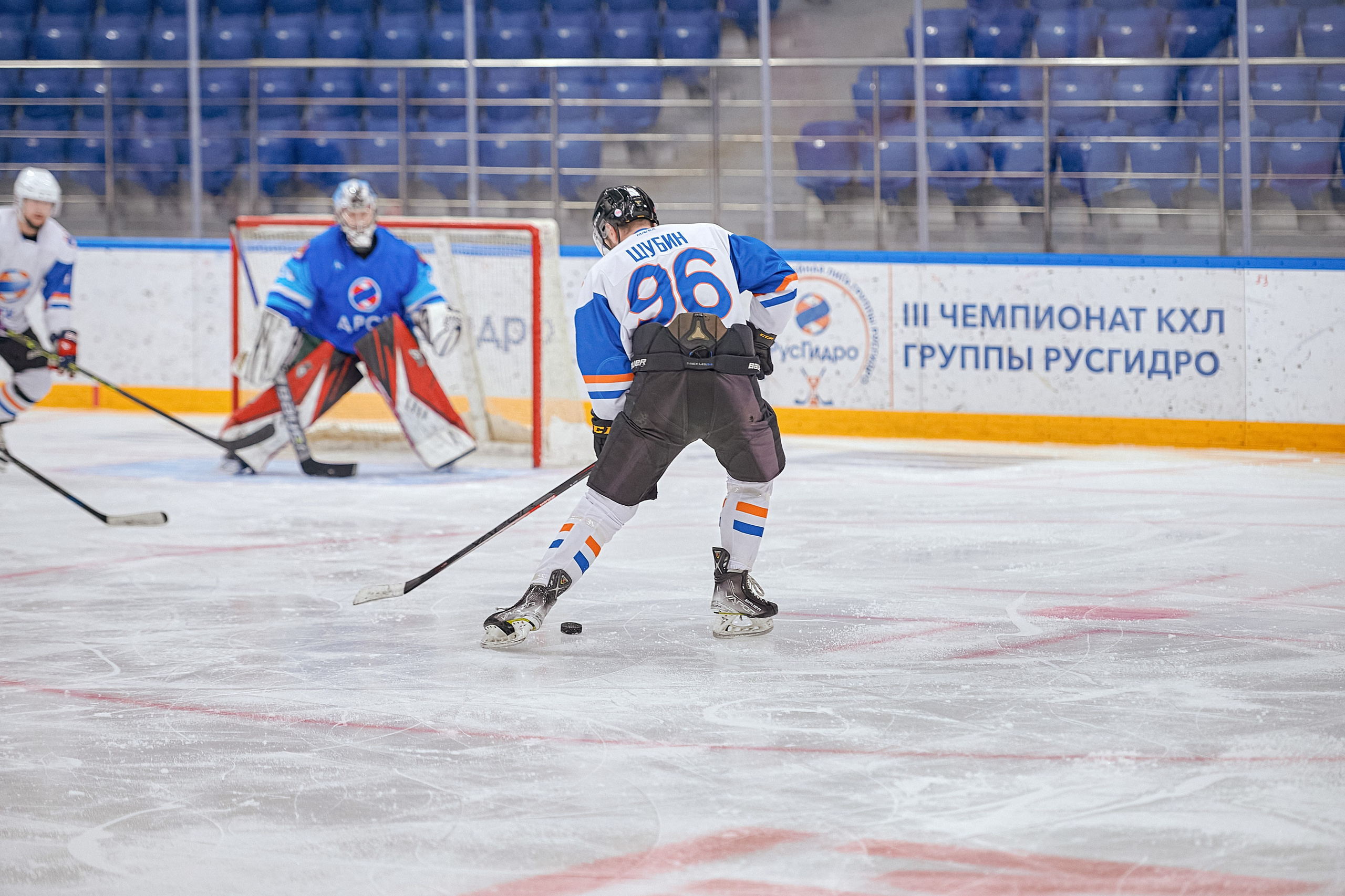 Портфолио репортажной фотосъёмки: Кристалл арена — Хоккей — РусГидро. Фотограф Яковлев Роман — Красноярск