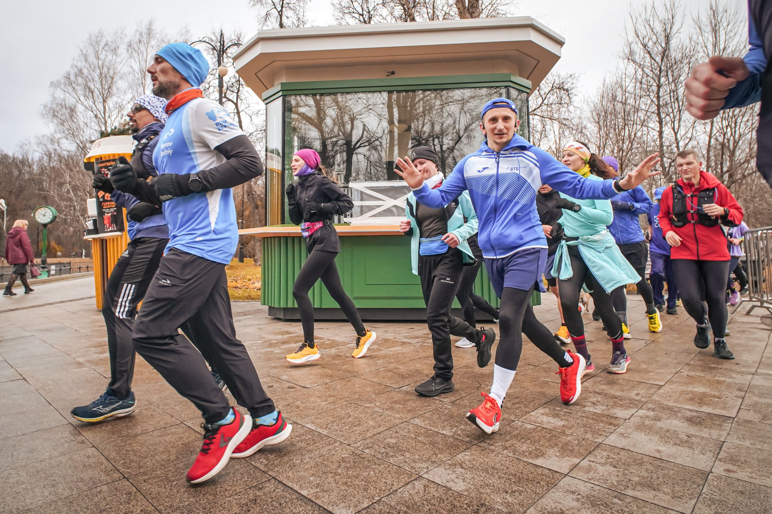 #марафонудома #яuzarun 2024 2-я петля, группа 6:30. Роман Капилюшов. Бег. Фото. Видео. г. Люберцы