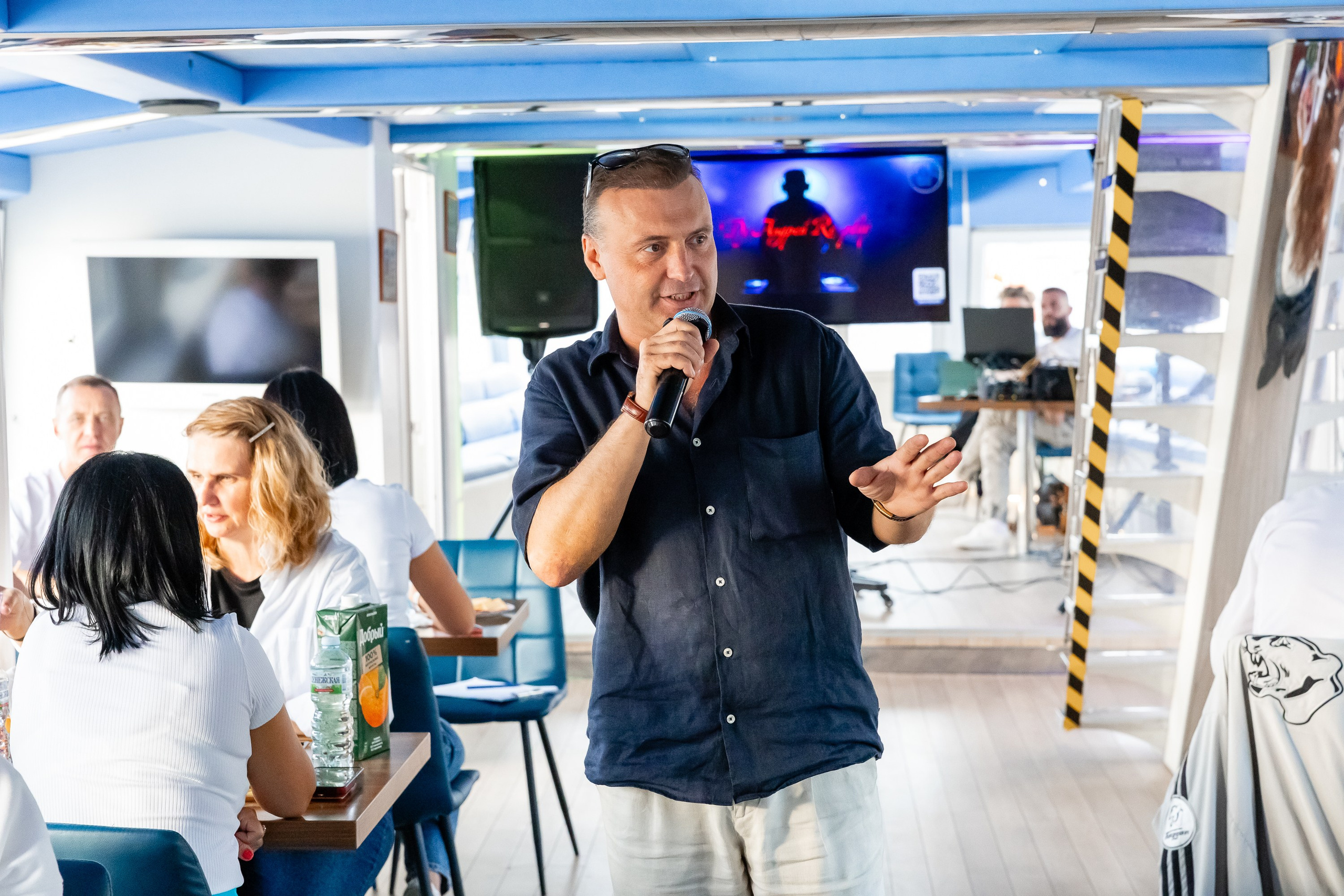 Ведущий корпоратива на теплоходе Глория