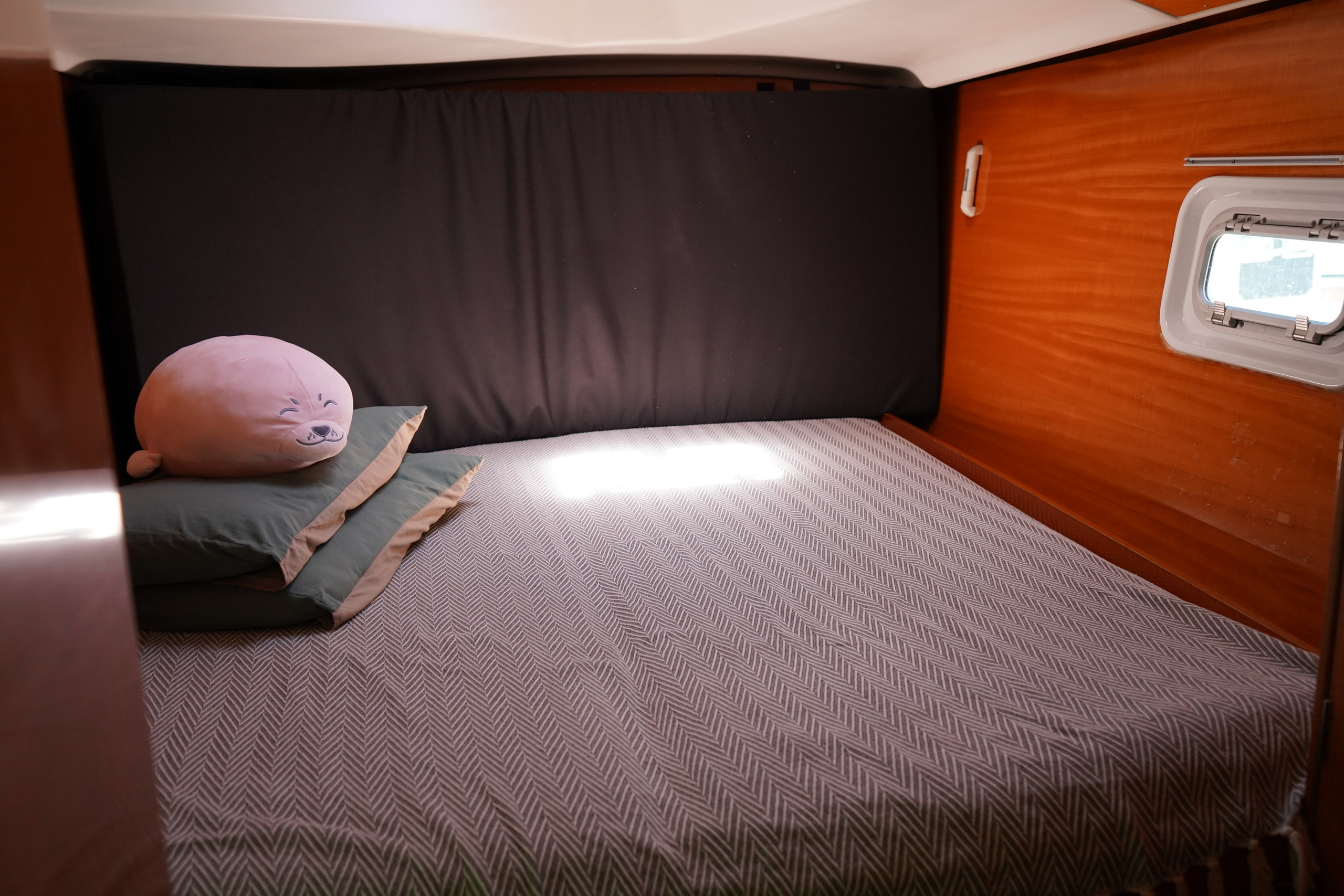 Катамаран Скарлетт о Хара Аренда Яхты в Сочи Яхтанаморе YACHTANAMORE