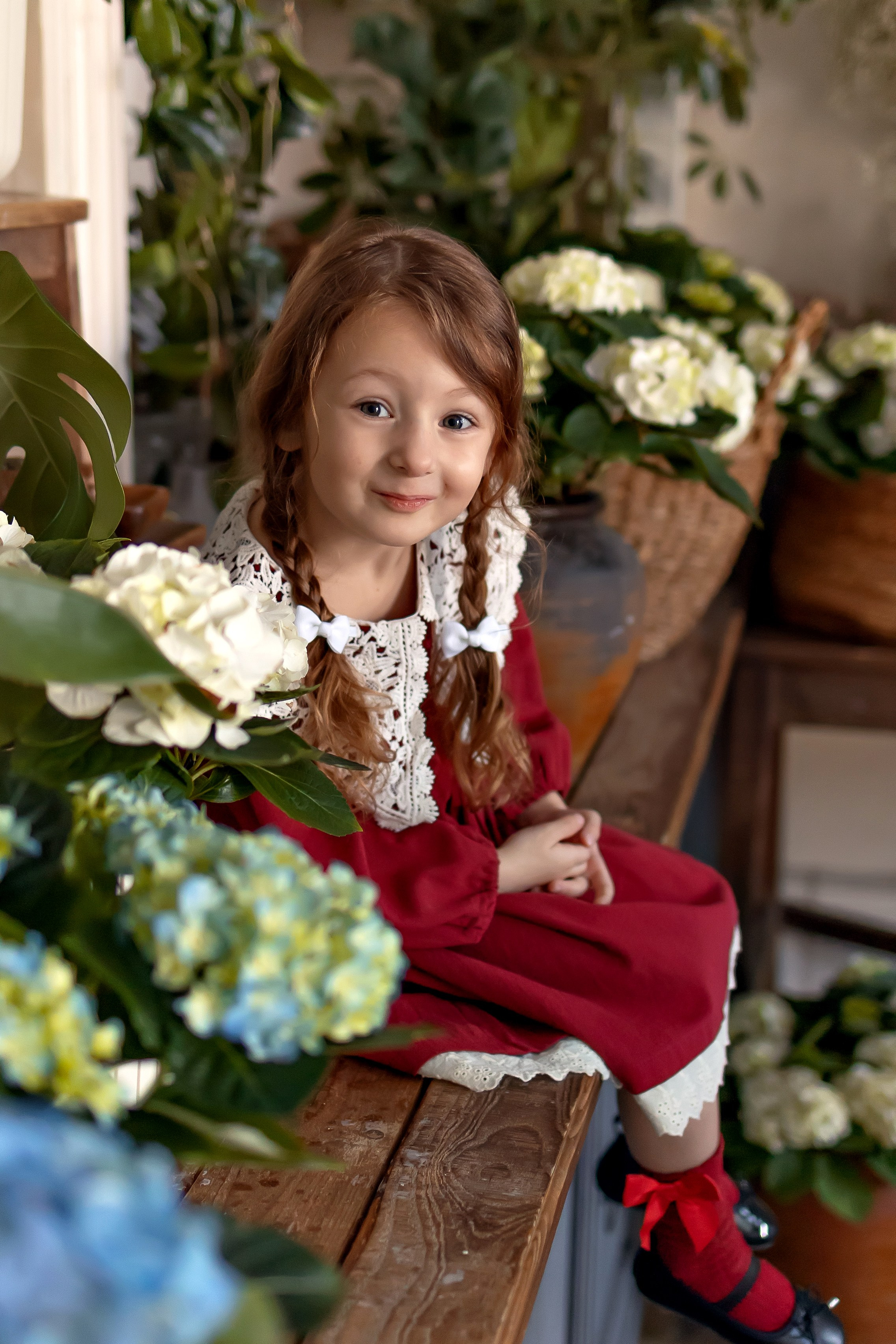 Мия в гортензиях. Семейный и детский фотограф Оля в Тюмени