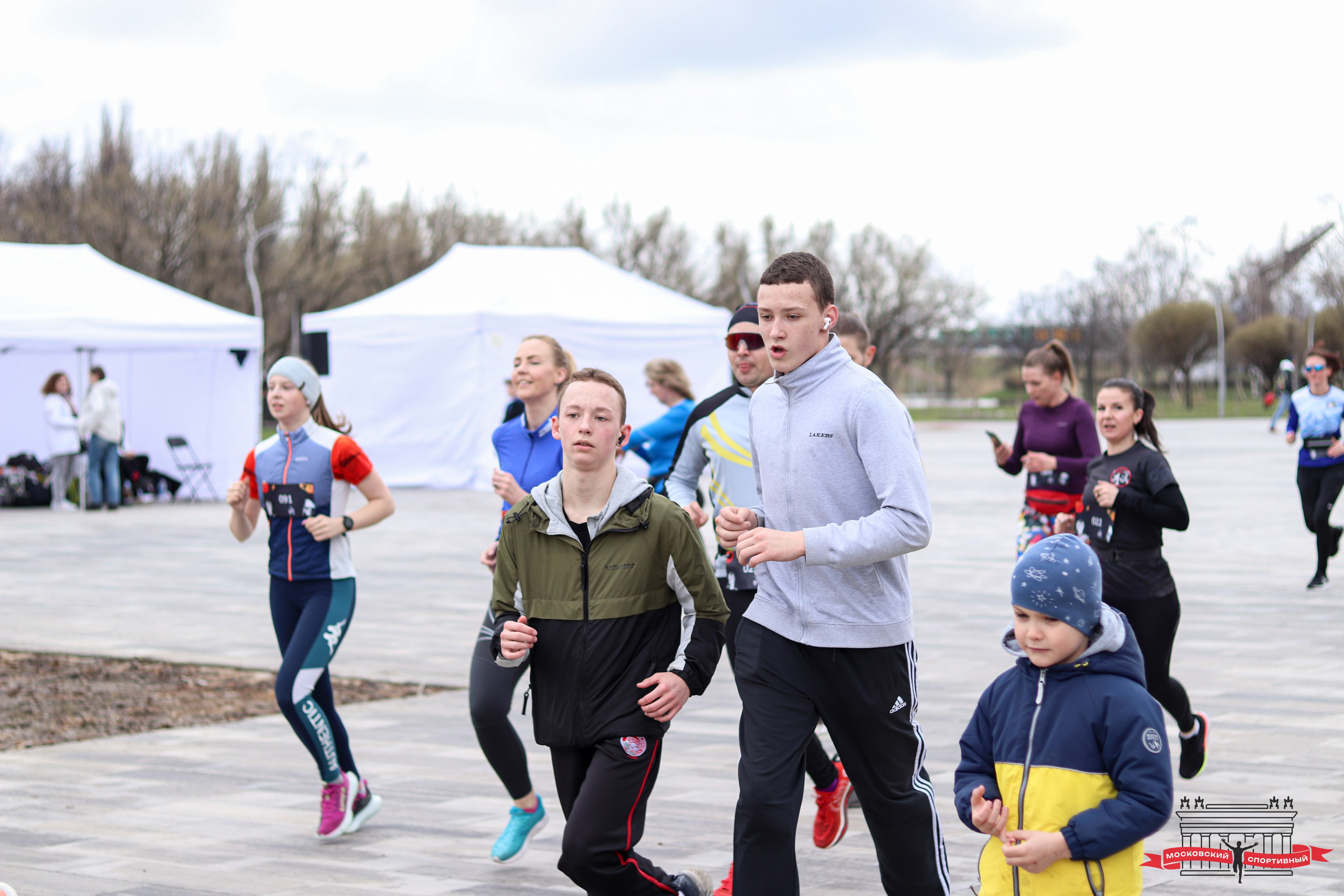 Московский Спортивный «КОСМИЧЕСКИЙ RUNOFF». Ивентный фотограф в Санкт-Петербурге Олег Комков