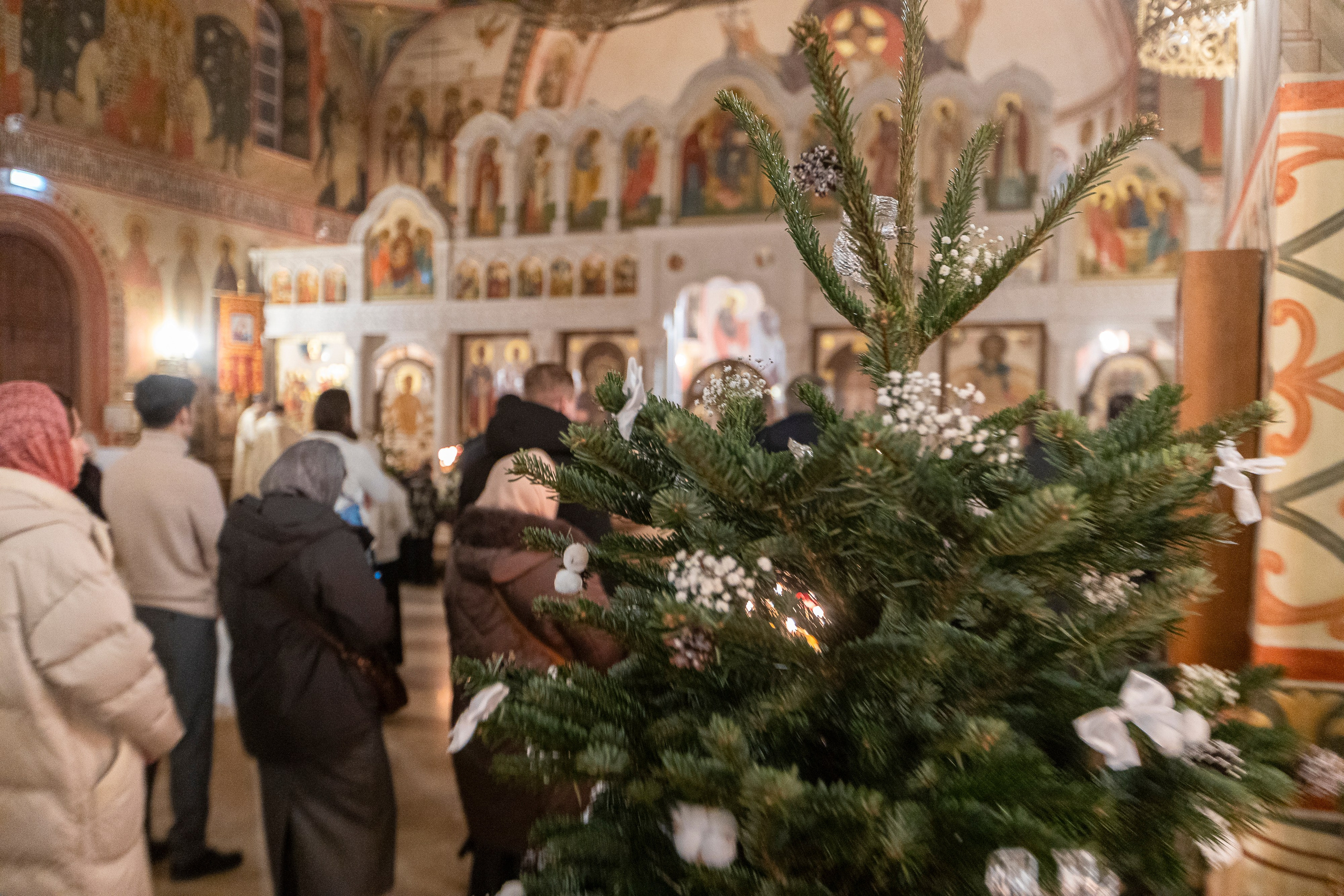 Рождество в храме Св. Вмч. Димитрия Солунского. Интерьерный фотограф в Москве Роман Потапов