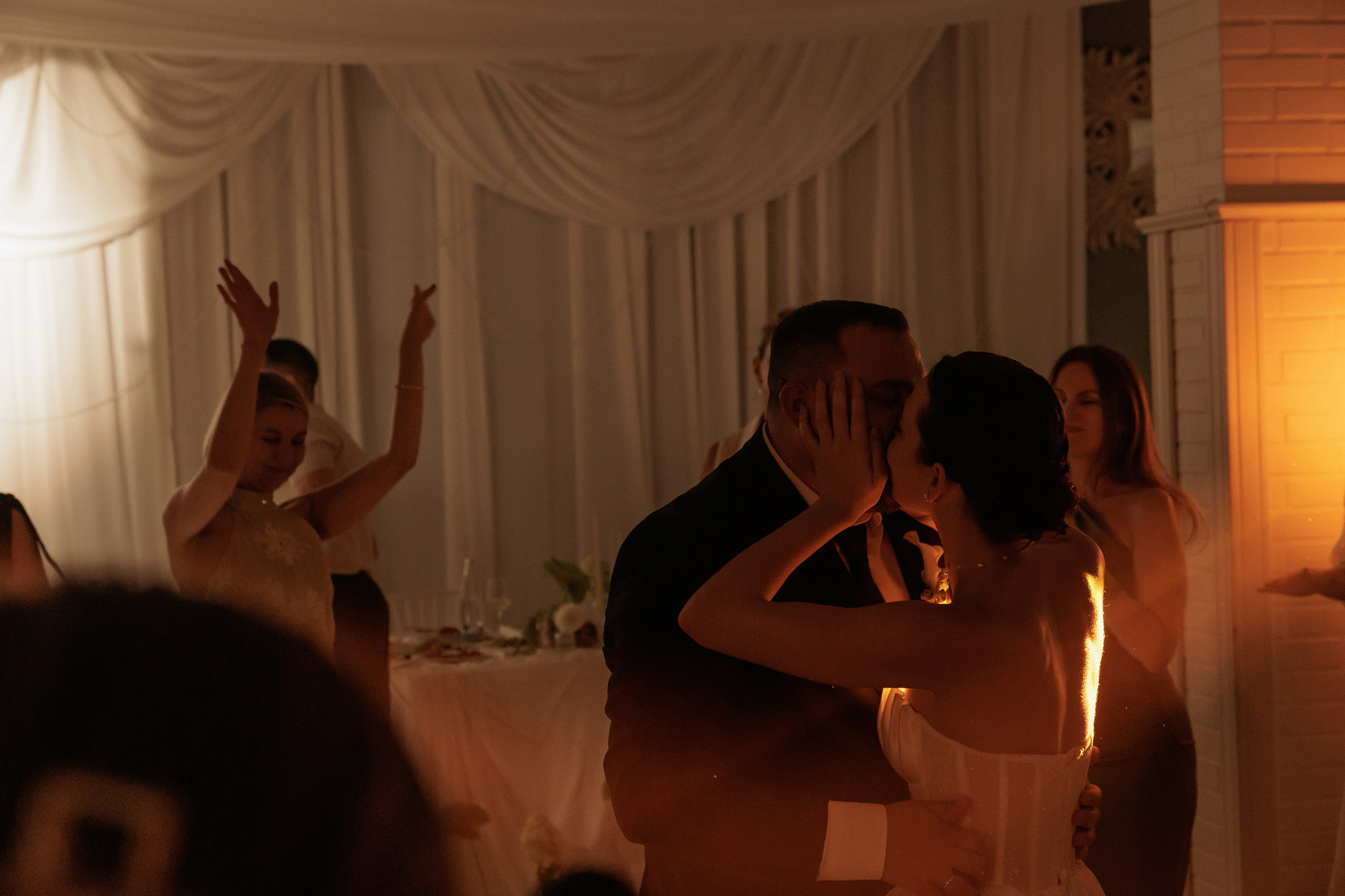 Ты рядом со мной, и это — самый чистый кайф! ♥. Свадебный фотограф Калининград