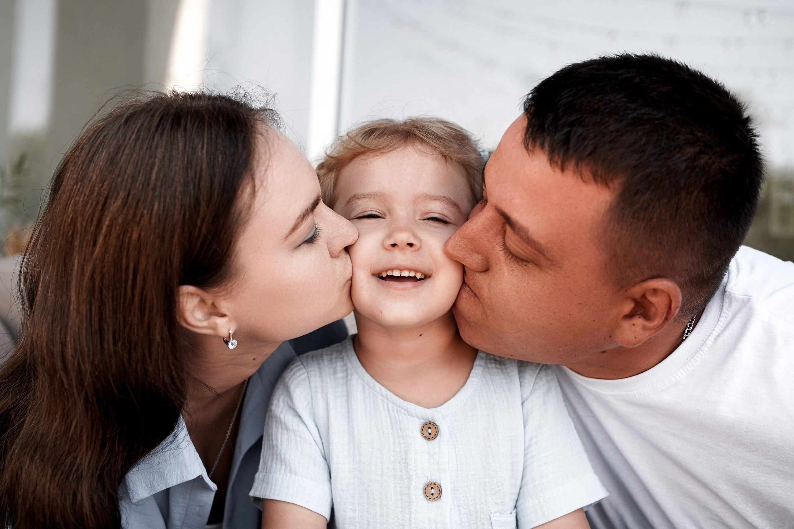 Семейная фотосессия в студии Терра в Новочеркасске. Фотограф Ростов-на-Дону. Свадебный фотограф в Ростове-на-Дону. Таинство Крещения и Венчания, семейные фотосессии. Алёна Чёботова