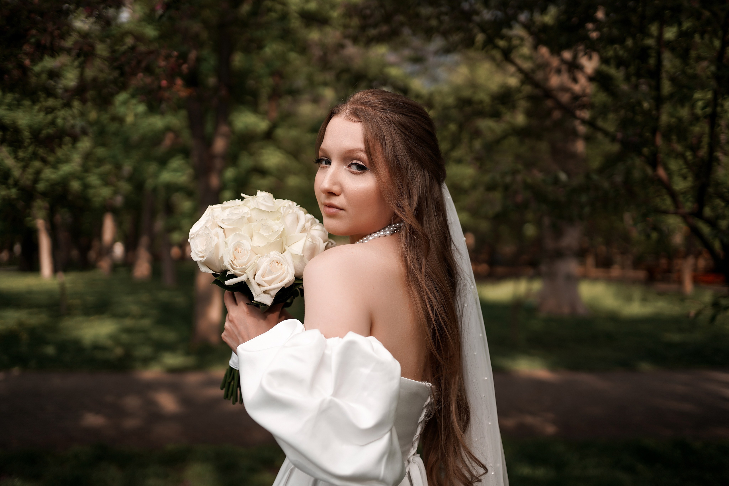 Свадебная прогулка Жанны и Рамиса в парке имени Октябрьской революции. Свадебный фотограф в Ростове-на-Дону. Таинство Крещения и Венчания, семейные фотосессии. Алёна Чёботова