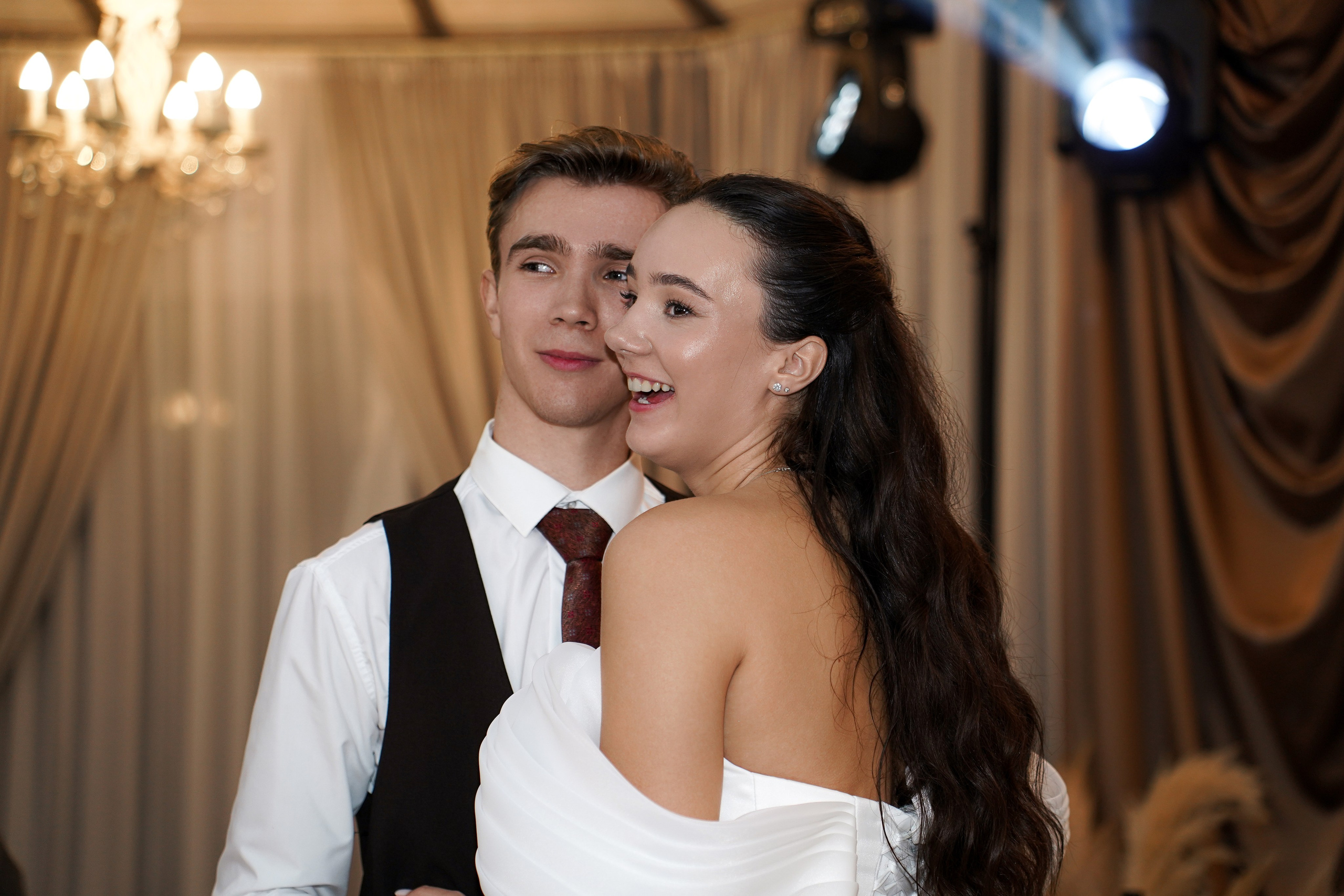 Свадебный банкет в беседке. Свадебный фотограф в Ростове-на-Дону. Таинство Крещения и Венчания, семейные фотосессии. Алёна Чёботова