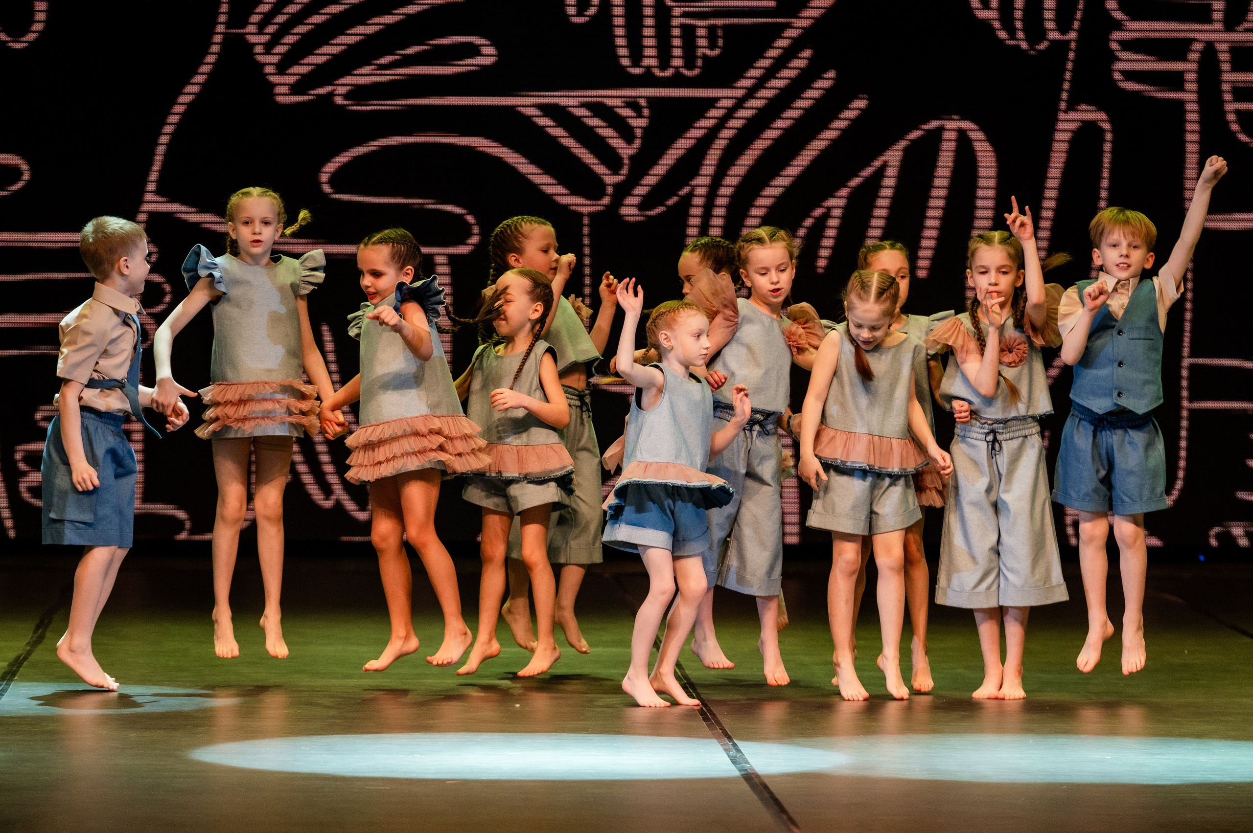 Концерты студии современной хореографии Пространные танцы. Дом детской фотографии Арсюткиной Наталии™