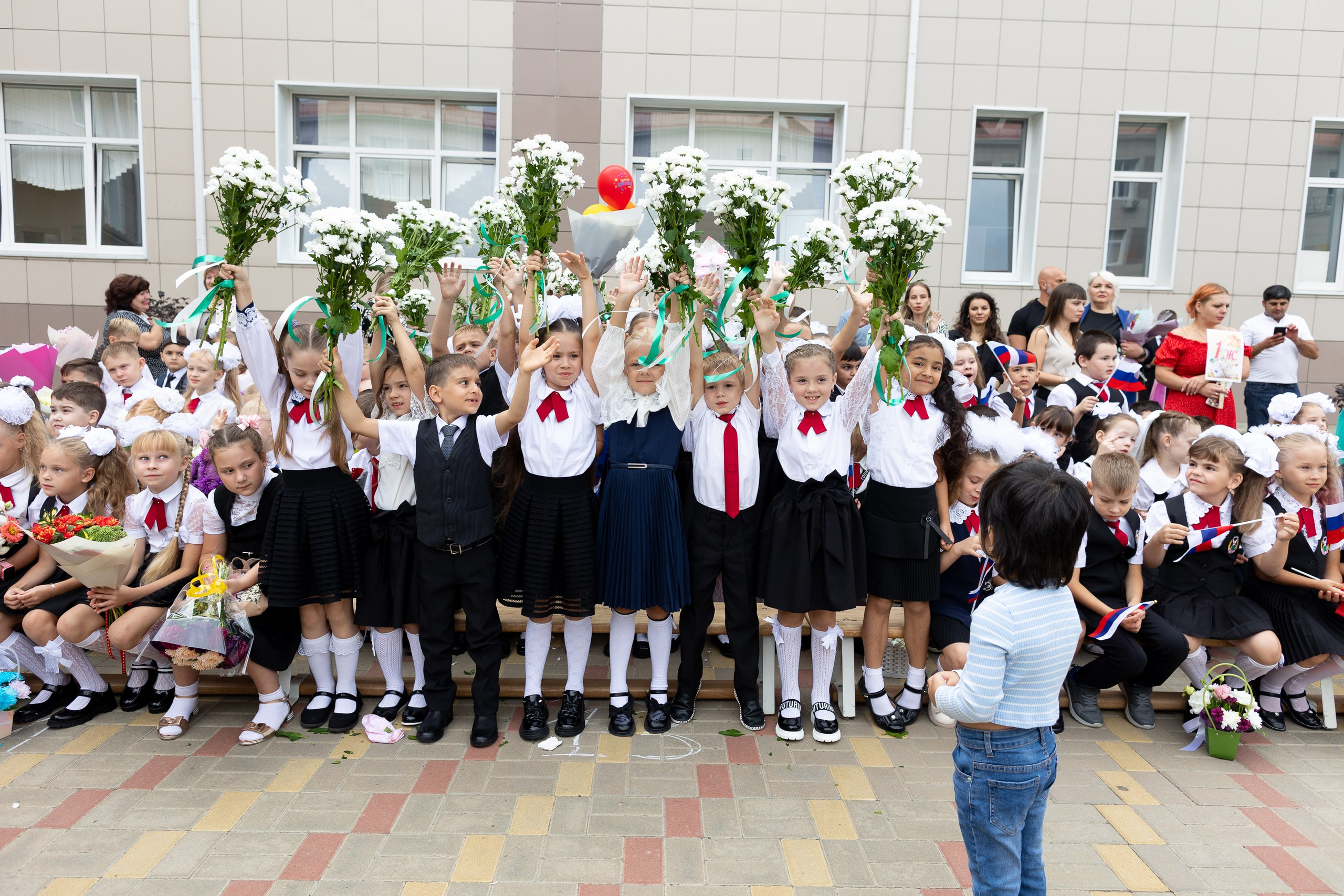 Школа № 61 им. Лавриненко, 1-е сентября | Фото. Фото и видеосъемка любых мероприятий в городе Краснодаре и Краснодарском крае. Щеколдин Антон