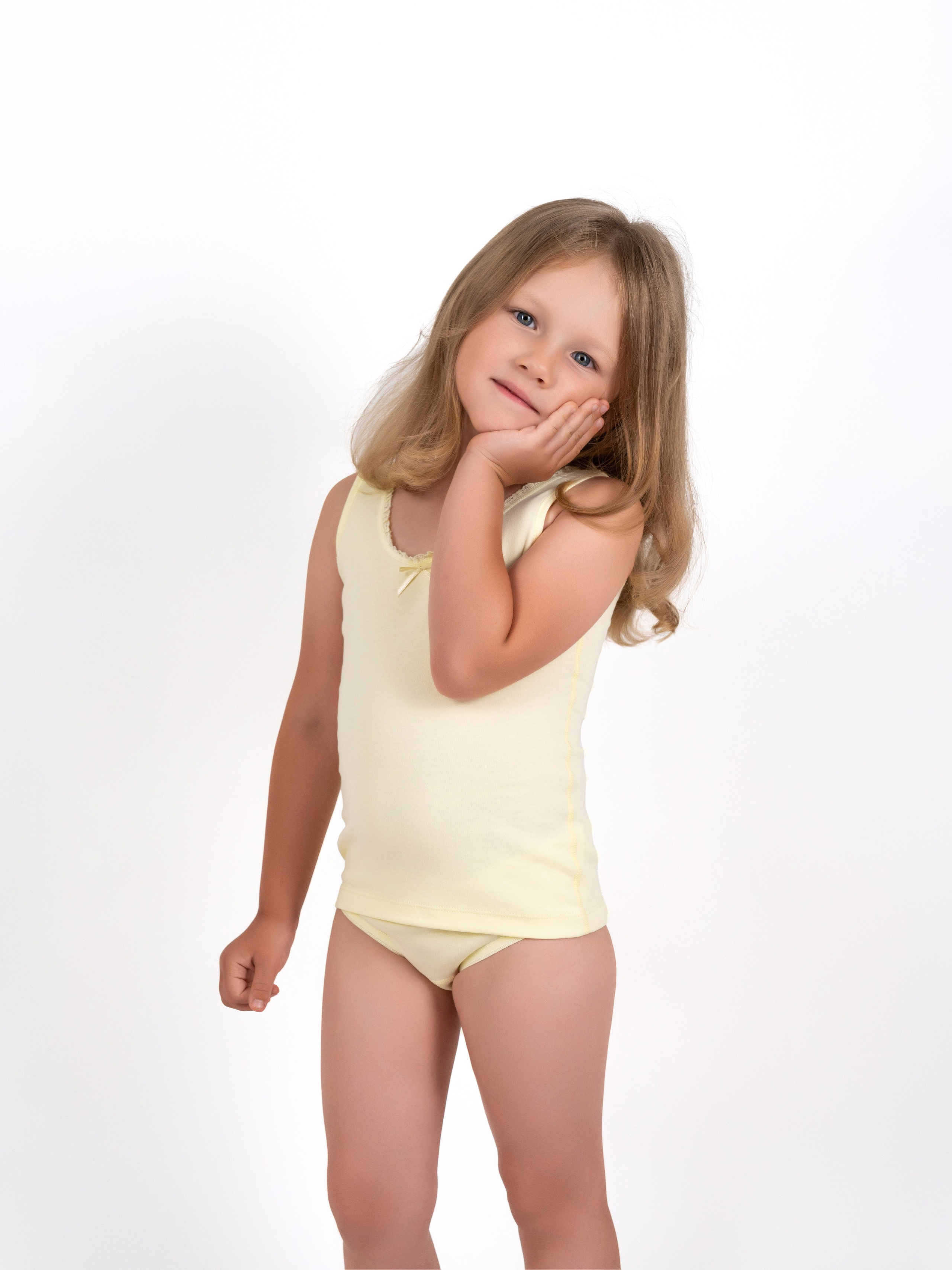 Детские комплект нижнего белья, фотосъемка для маркетплейсов, детская модельная съемка. Олейник Денис — предметный фотограф, фотограф для маркетплейсов в Казани