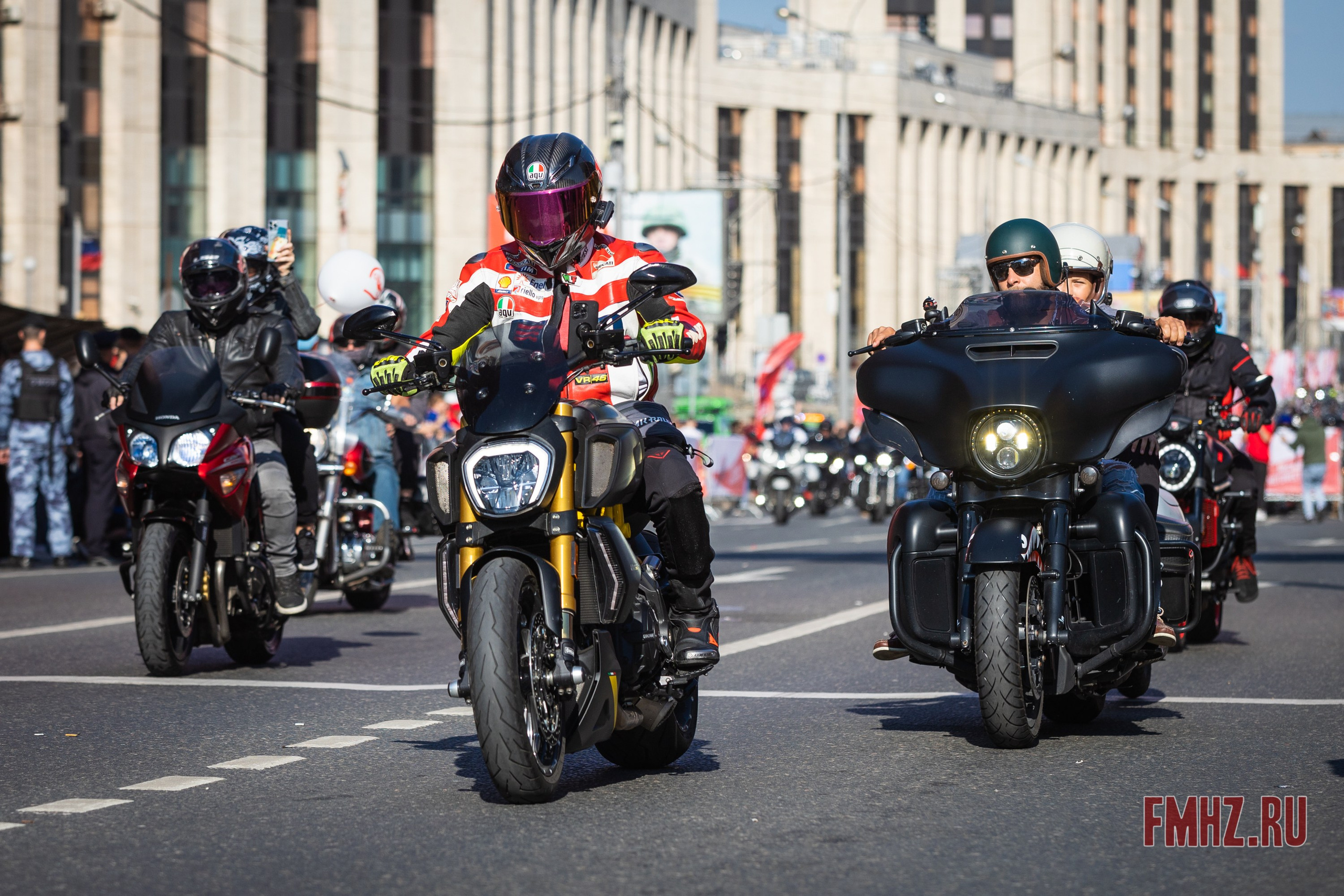 Закрытие Мотосезона 2023 на проспекте Академика Сахарова. Фотограф Владимир Охрименко