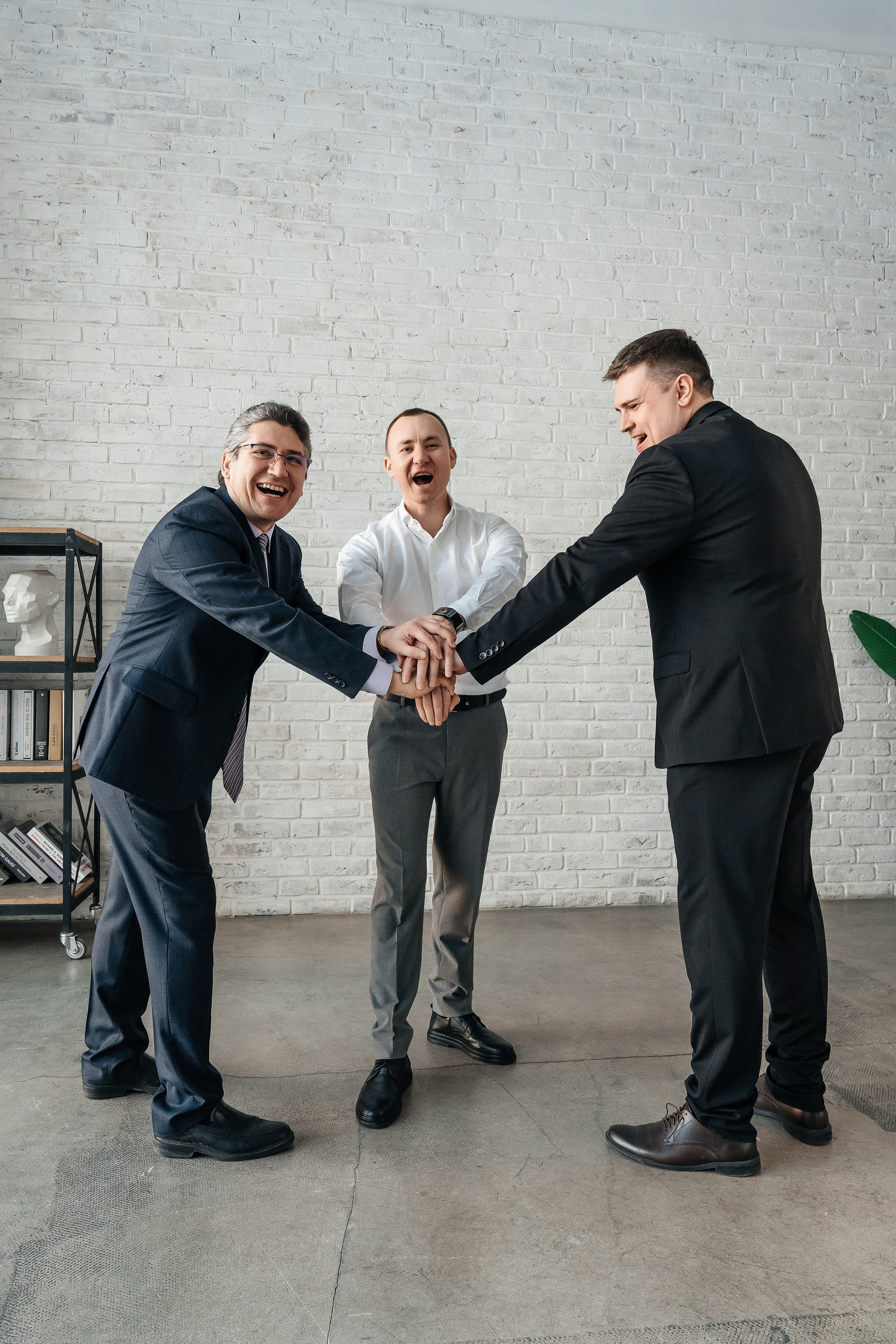 Юридическая компания Контент. Lokos.pro Ник Соколов Фото и Видео Москва/Ростов-на-Дону