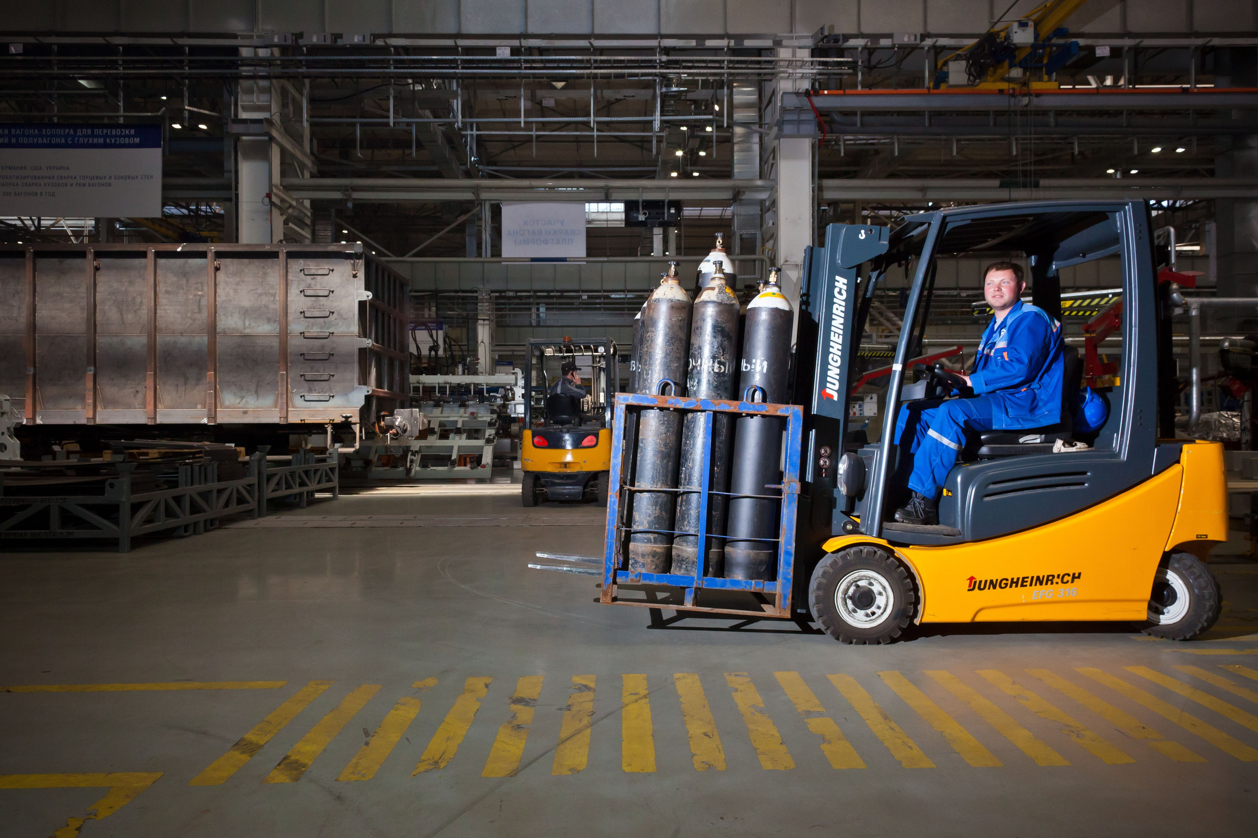 ТИХВИНСКИЙ ВАГОНОСТРОИТЕЛЬНЫЙ ЗАВОД. Рабочая сторона — бизнес портрет и репортаж в Санкт-Петербурге