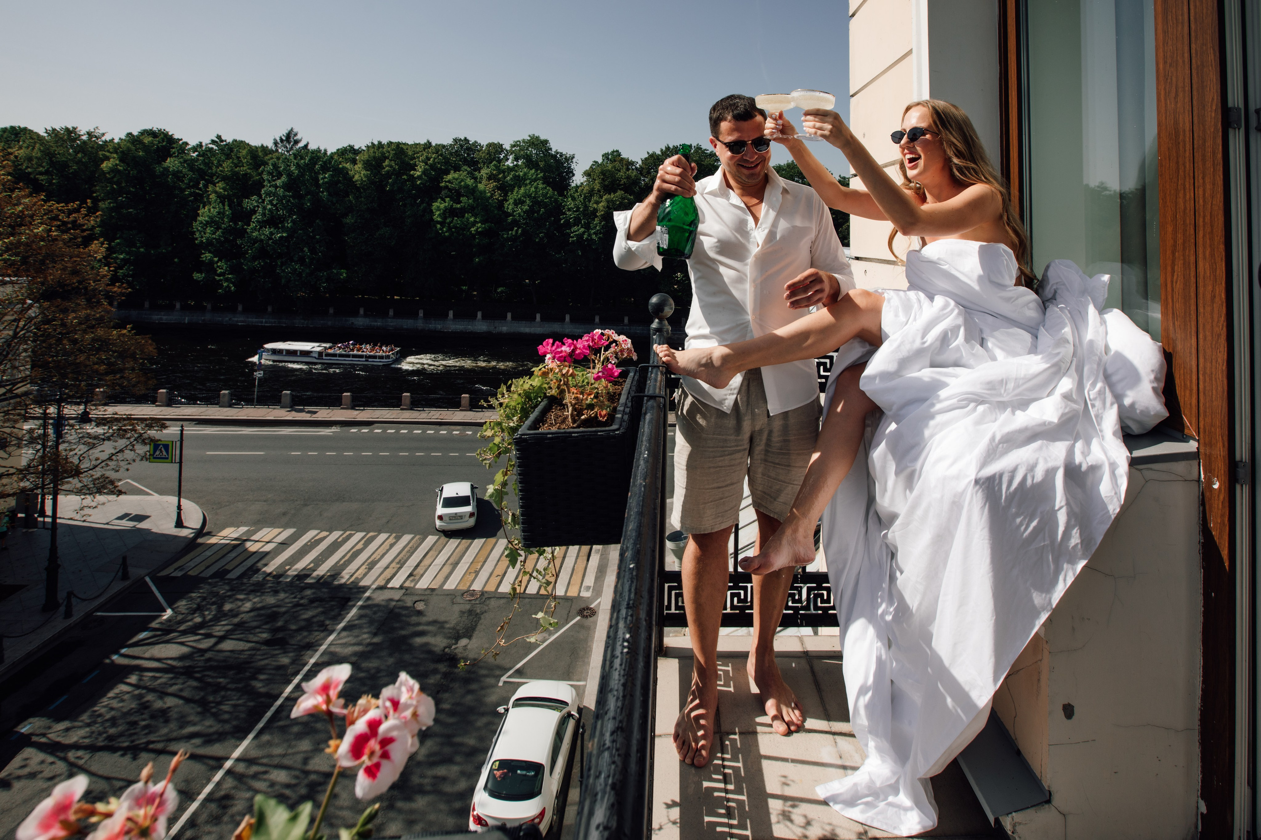 Сборы в Dom Boutique Hotel 5* и прогулка. Свадебный и семейный фотограф в Санкт-Петербурге и Сестрорецке