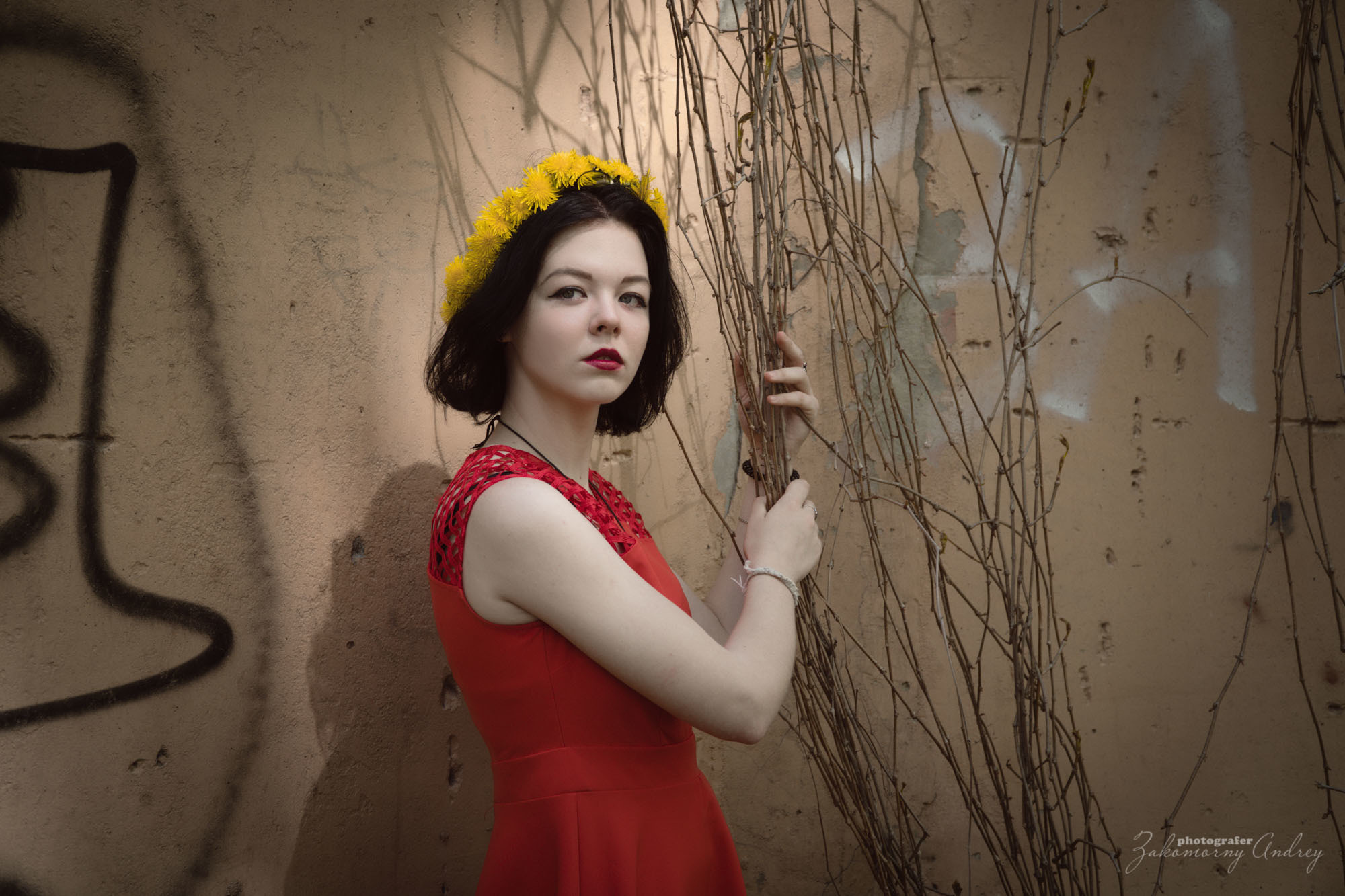 отография в стиле арт. Фотосессия на улице и пленэр. Фотография девушки.  Портретный фотограф из Белгорода. 