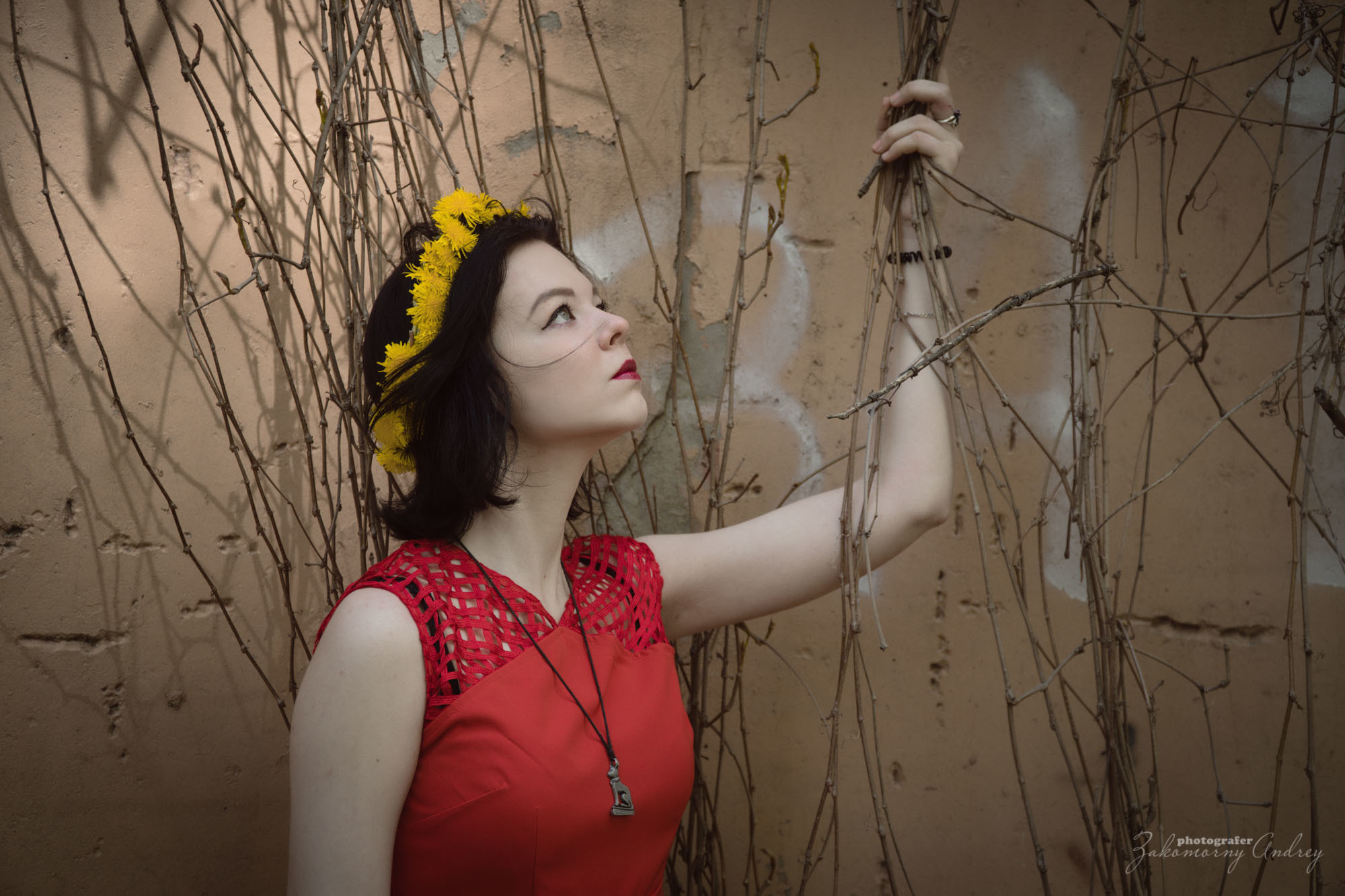 Фотография в стиле арт. Фотосессия на улице и пленэр. Фотография девушки.  Портретный фотограф из Белгорода. 