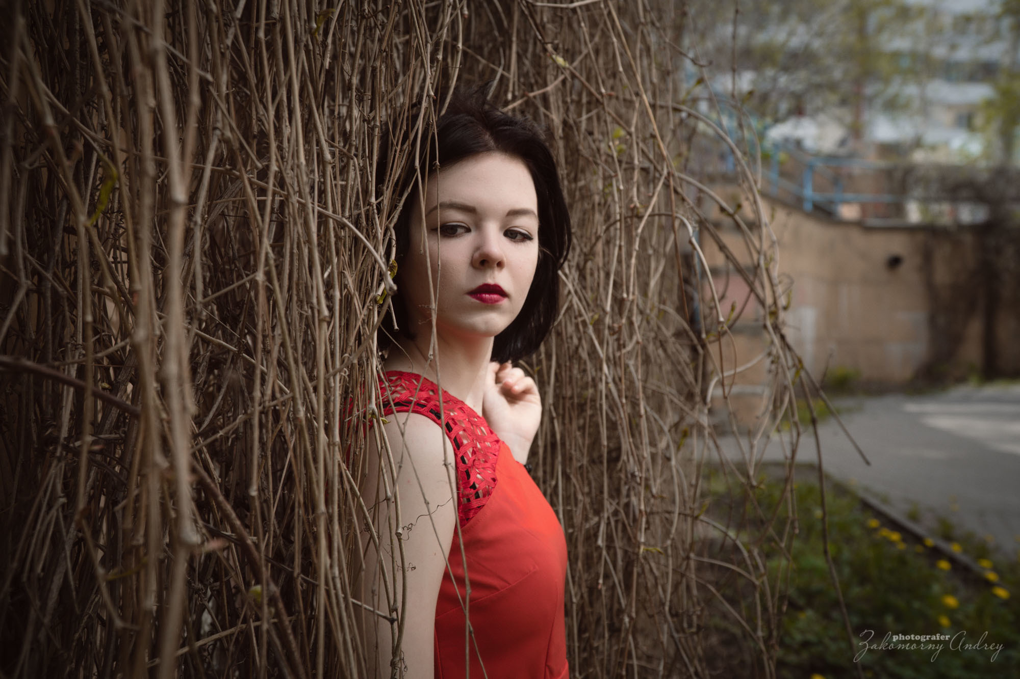 Фотография в стиле арт. Фотосессия на улице и пленэр. Фотография девушки.  Портретный фотограф из Белгорода. 