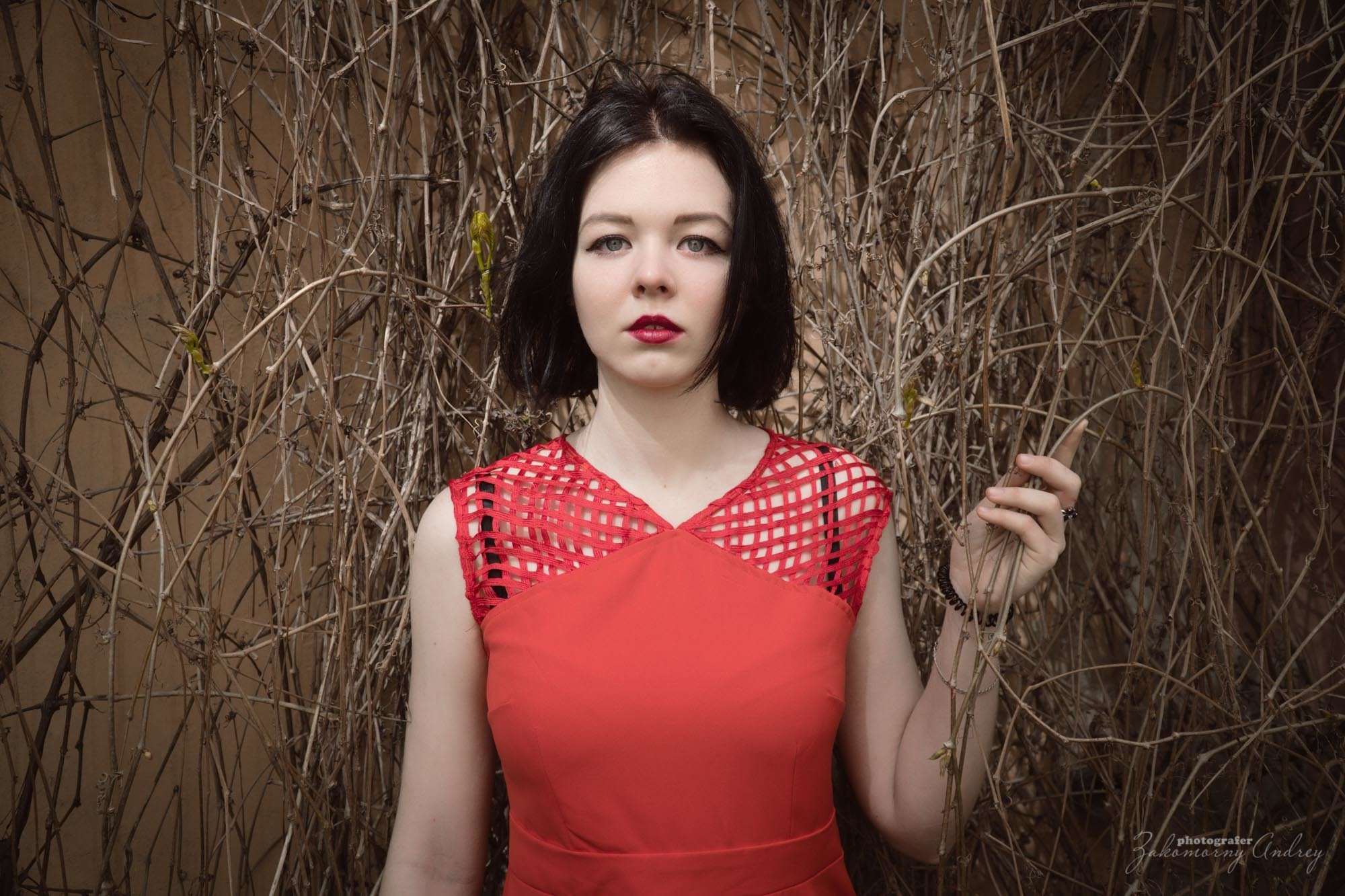 Фотография в стиле арт. Фотосессия на улице и пленэр. Фотография девушки.  Портретный фотограф из Белгорода. 