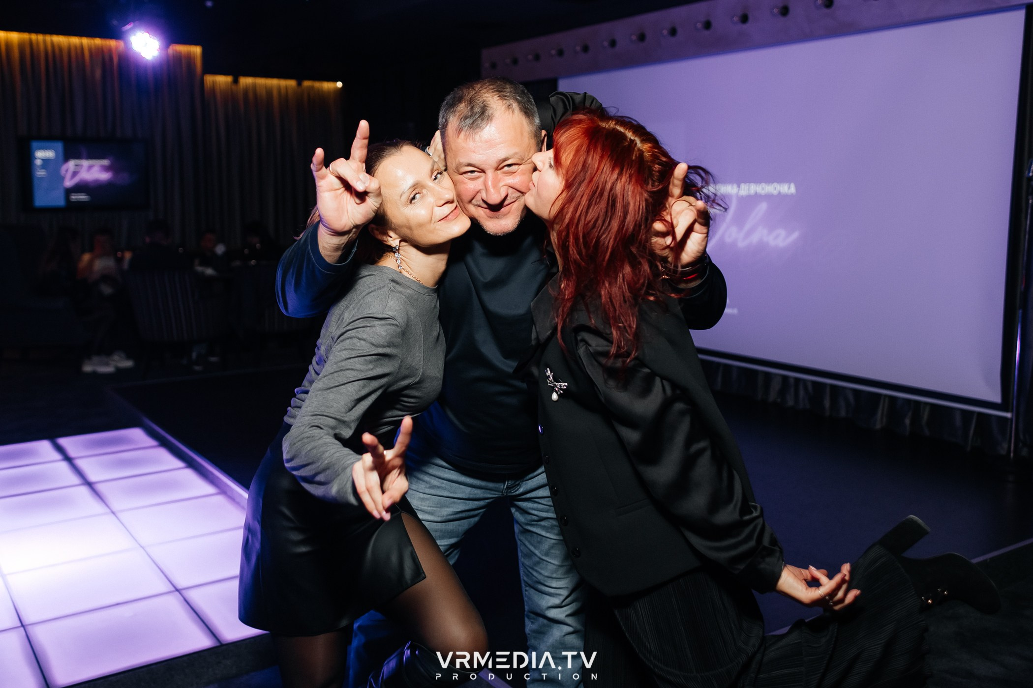 POP-STAR PARTY в караоке-баре «Volna»
