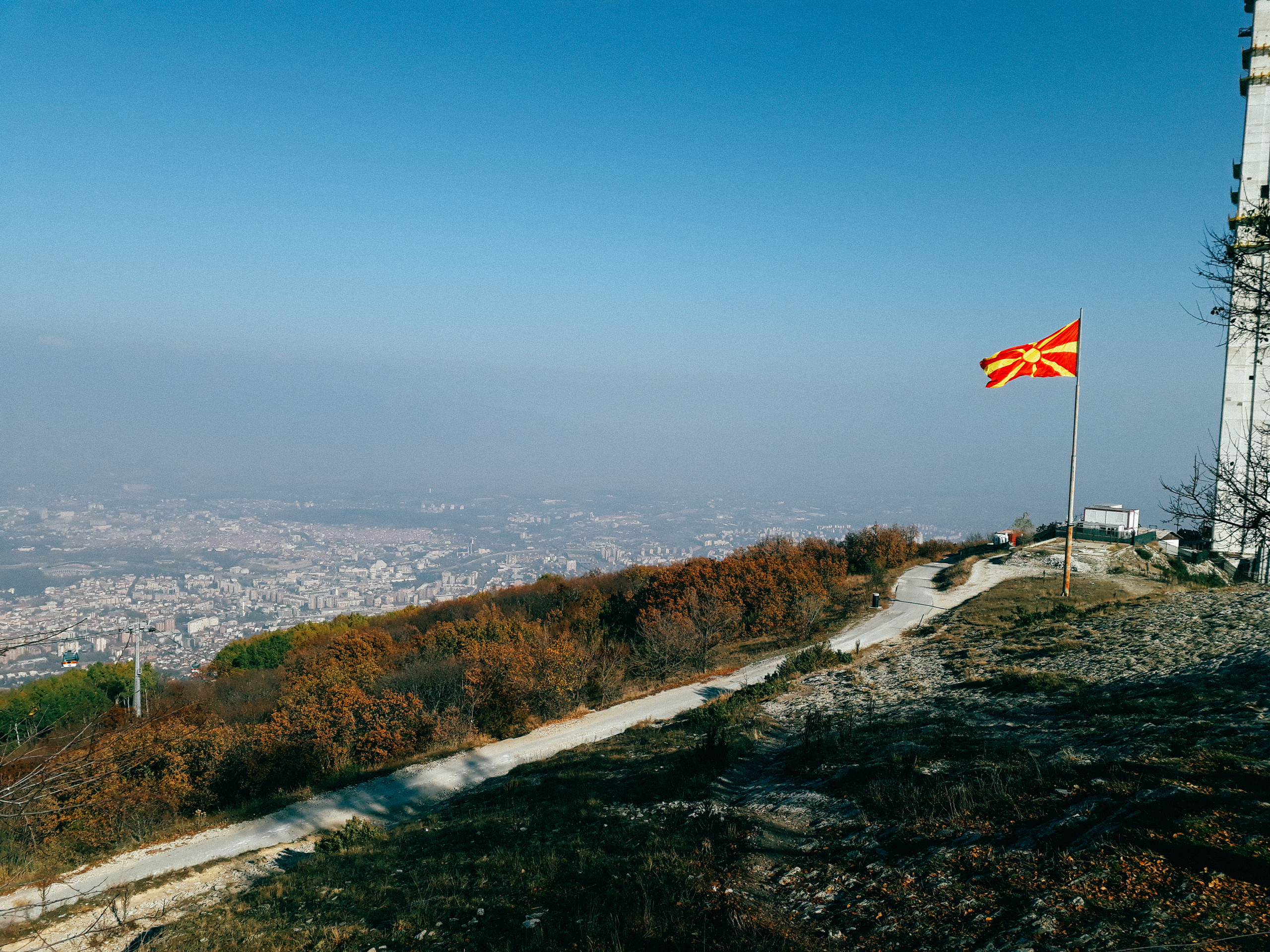 The Balkans. Künstler Verstecktoff