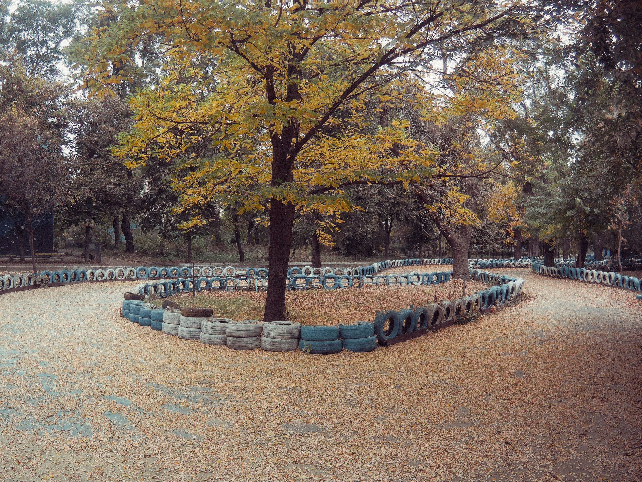 The Balkans. Künstler Verstecktoff