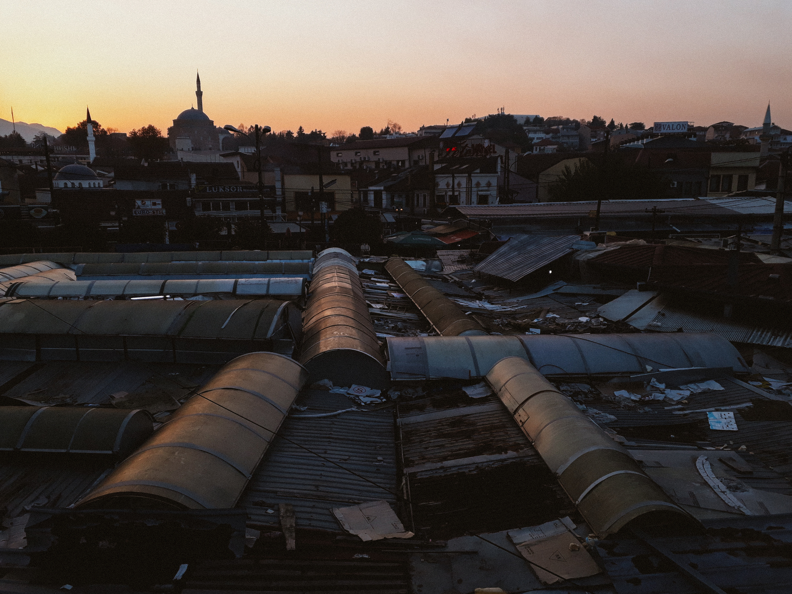 The Balkans. Künstler Verstecktoff