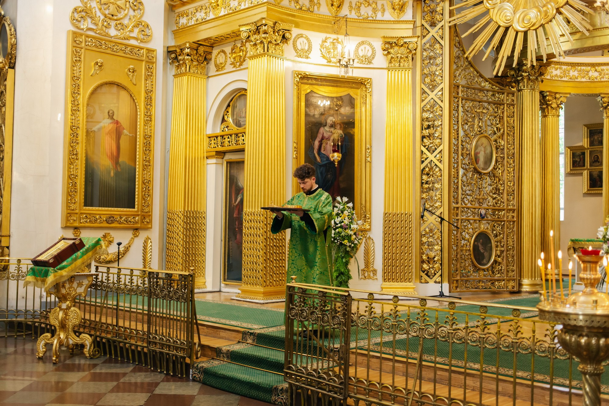 Венчание в Спасо Преображенском соборе сколько стоит, где повенчаться в Питере, обвенчаться в Санкт Петербурге, какую церковь выбрать для венчания, стоимость венчания в СПб