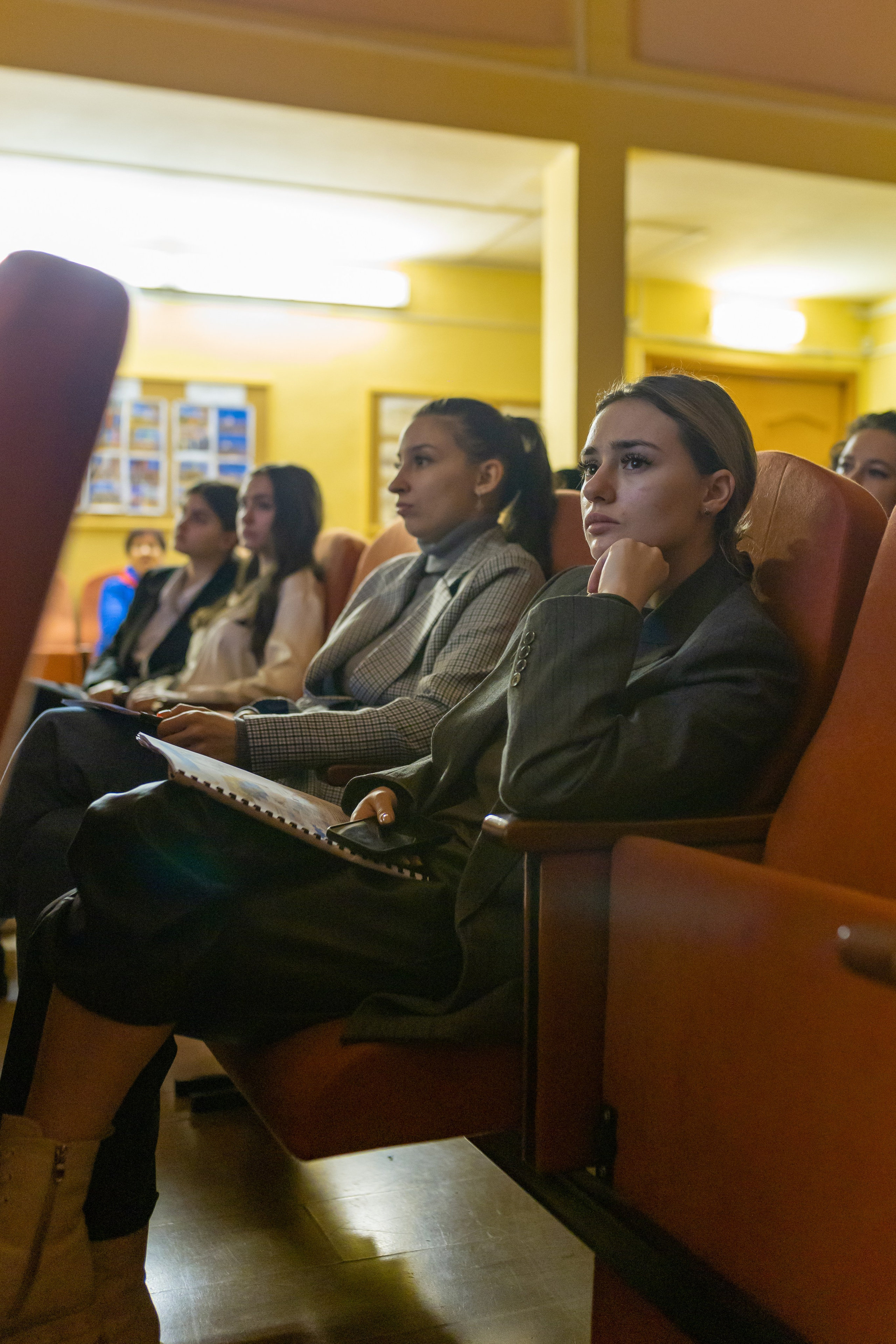 XIV ПМОФ '24. Школа 683. Евгений Матвеев — фотограф в Санкт-Петербурге