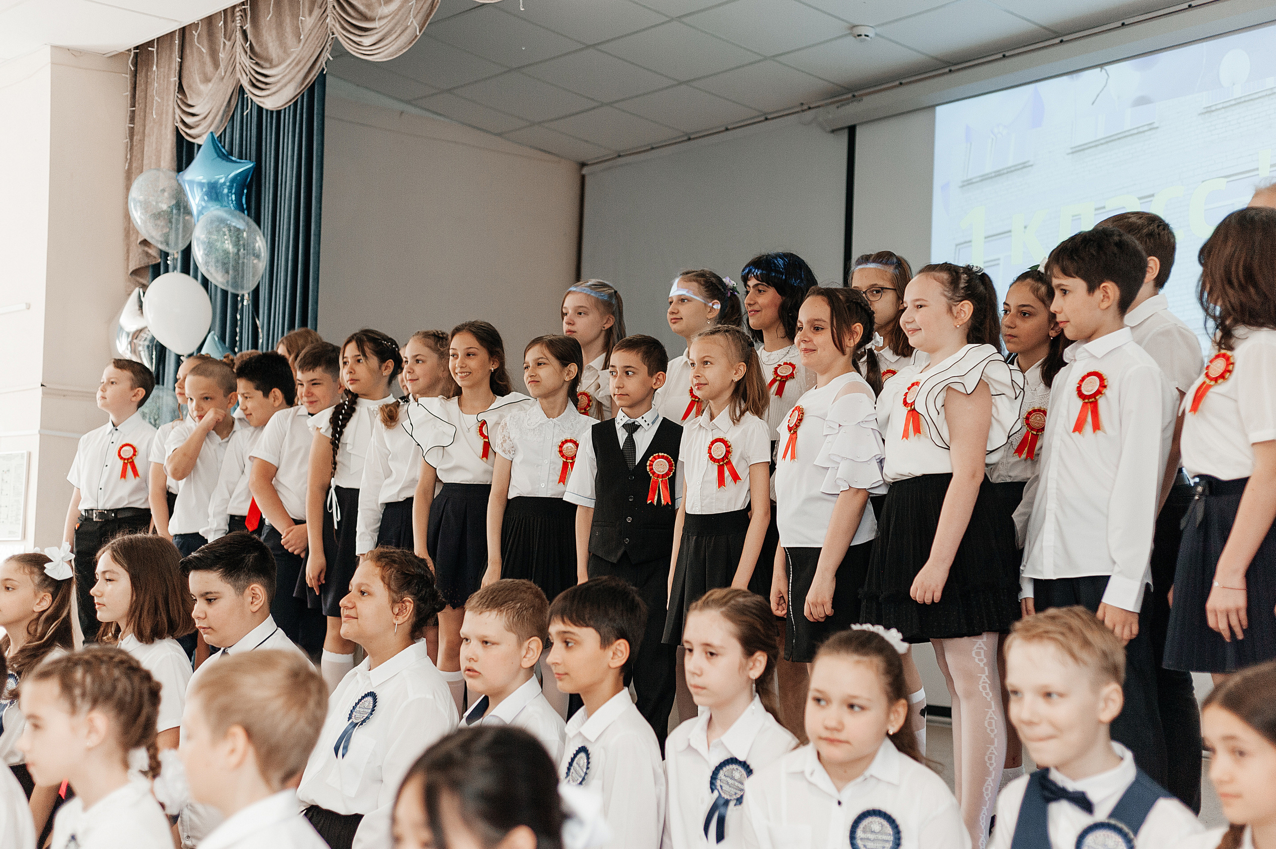 Выпускной начальной школы. Гимназия 95. Свадебный и семейный фотограф в Ростове-на-Дону Алина Астахова