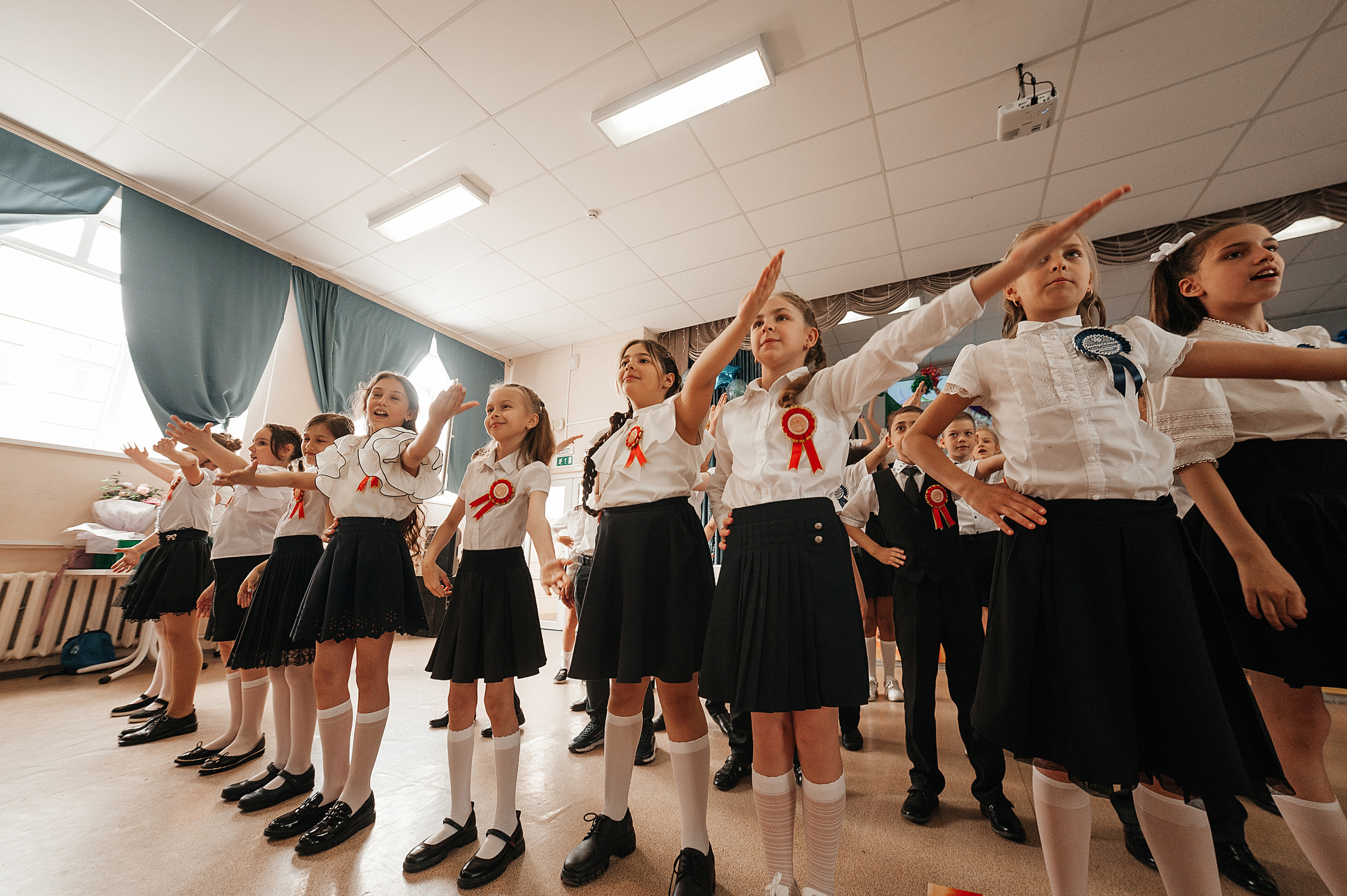 Выпускной начальной школы. Гимназия 95. Свадебный и семейный фотограф в Ростове-на-Дону Алина Астахова